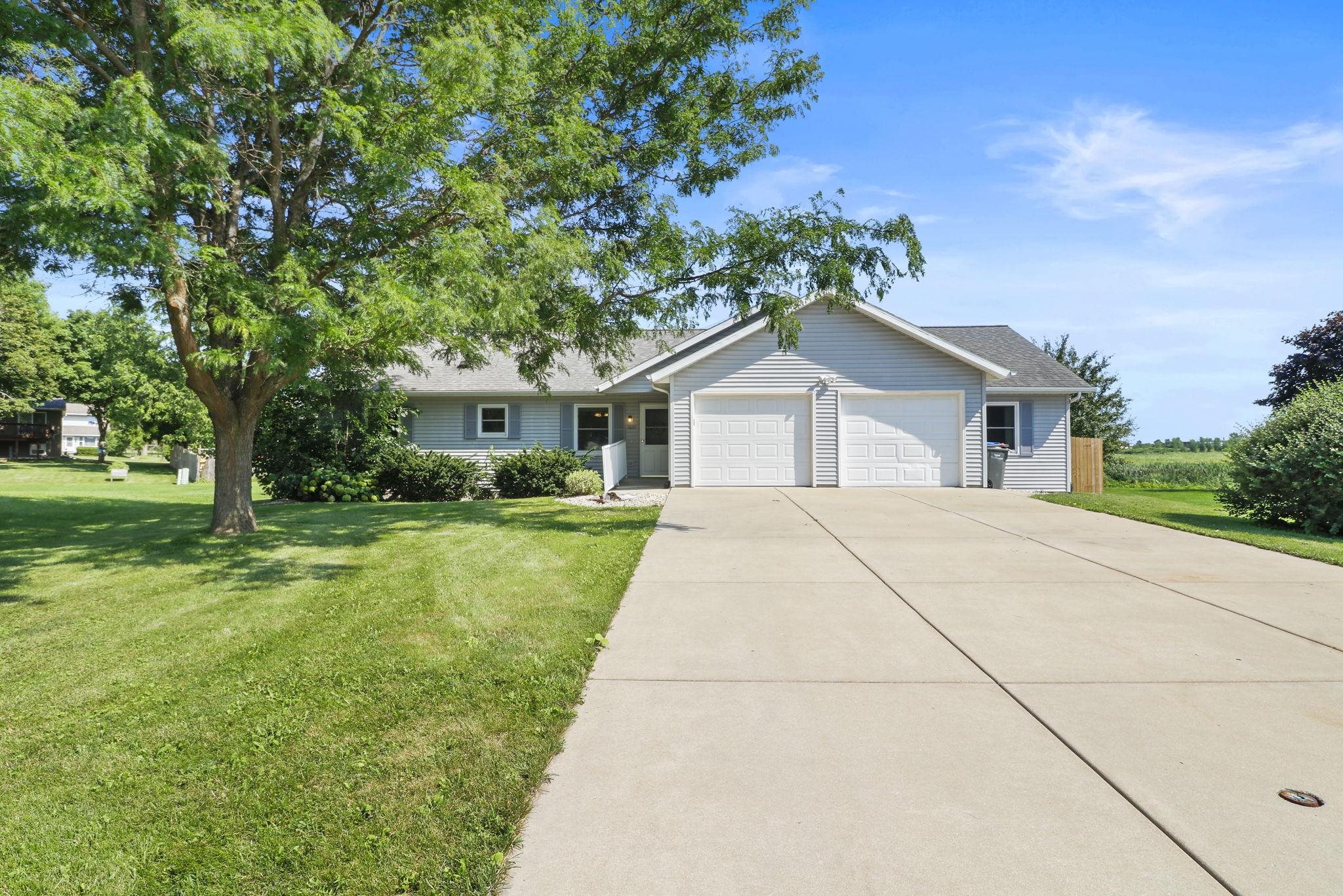 1621 Carlson Place