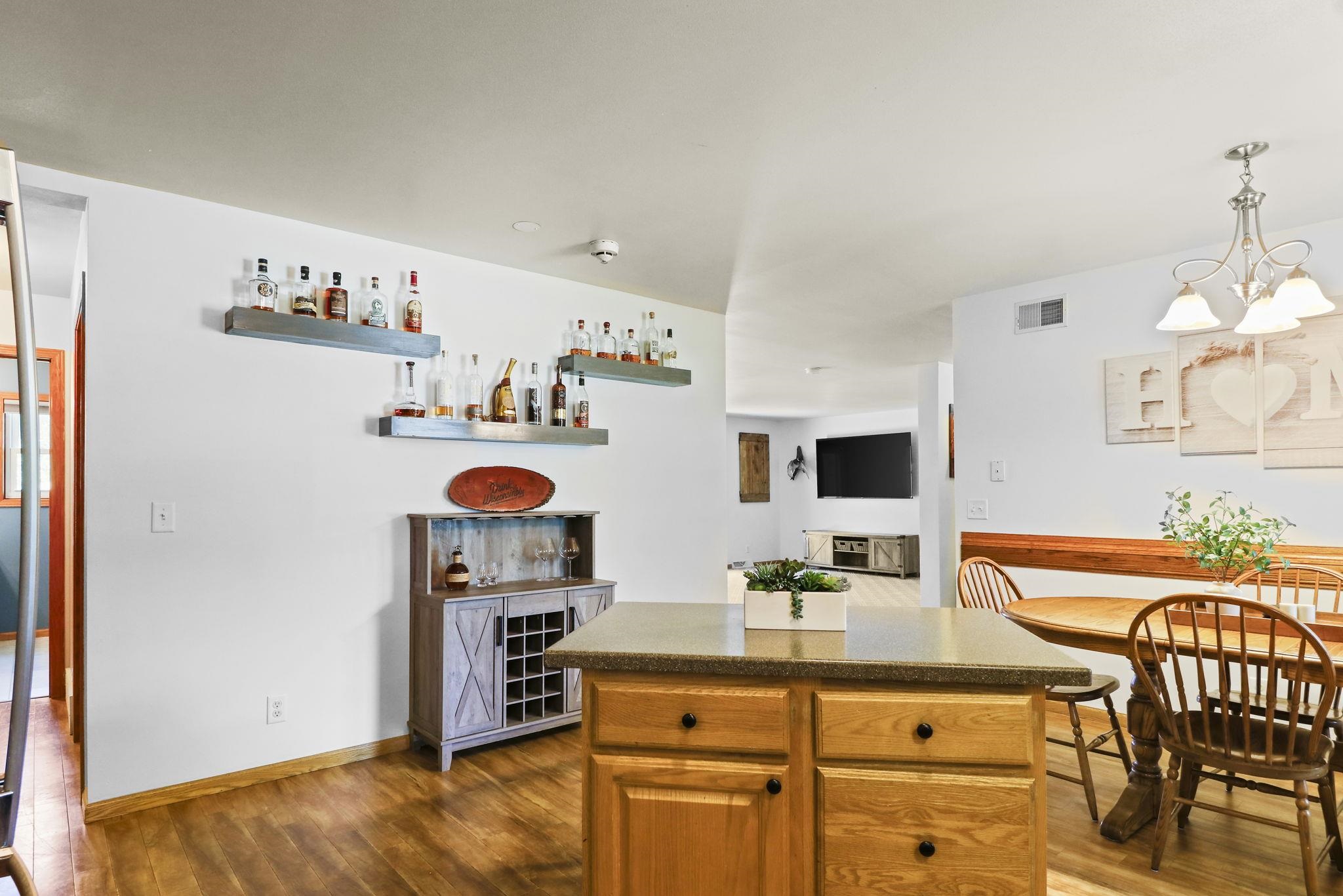 1621 Carlson Place