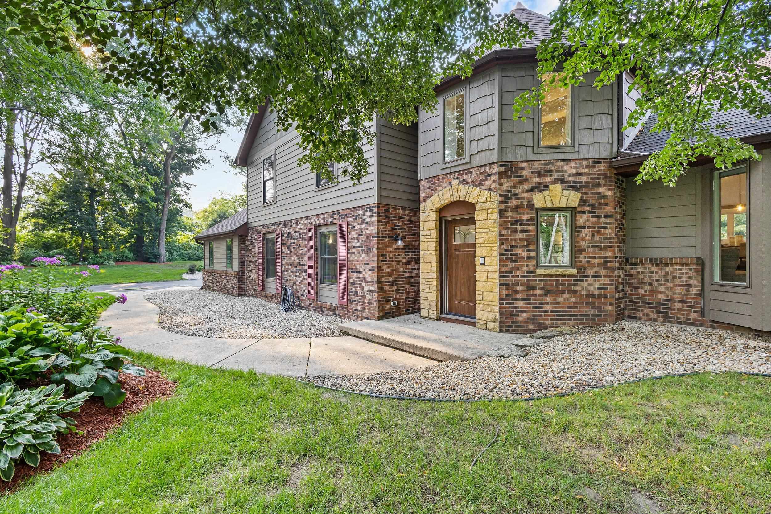 2127 Vintage Drive