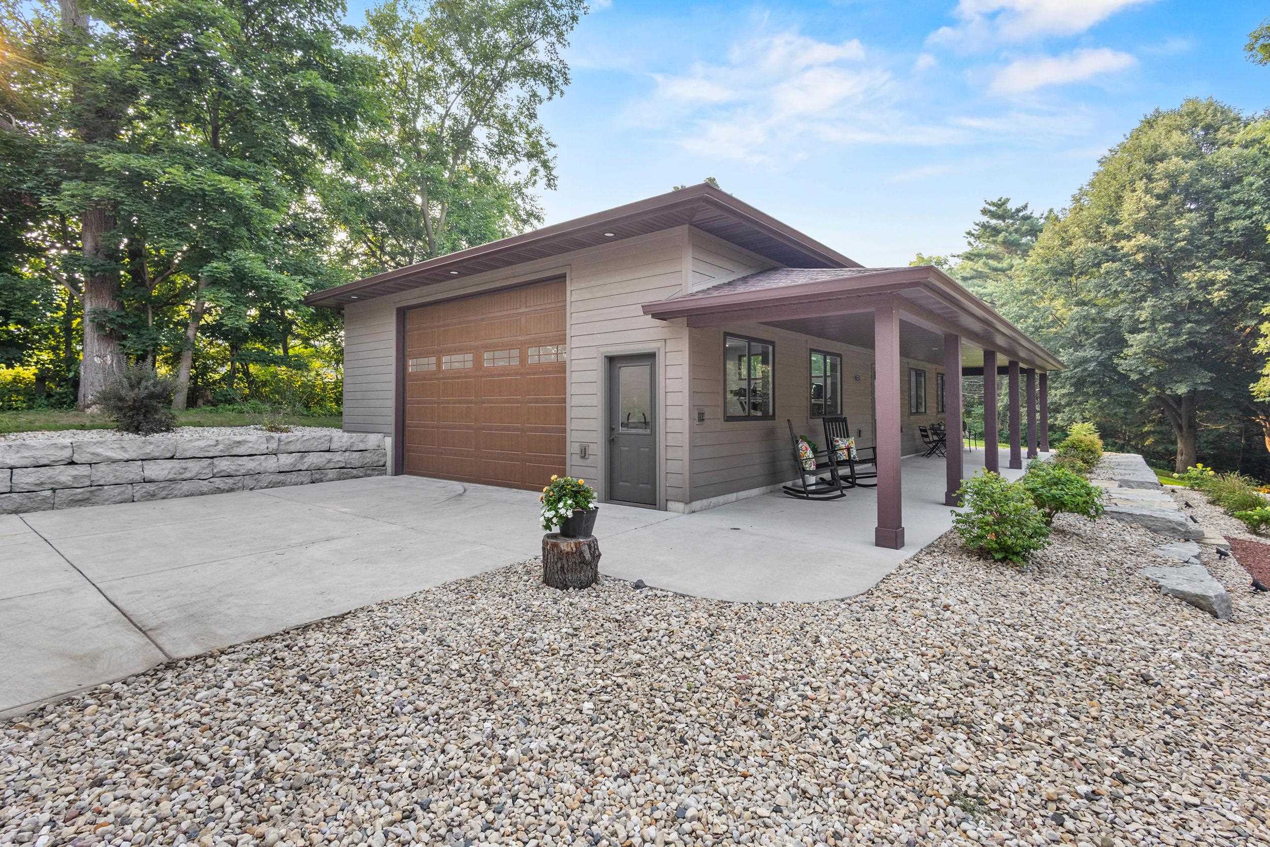 2127 Vintage Drive