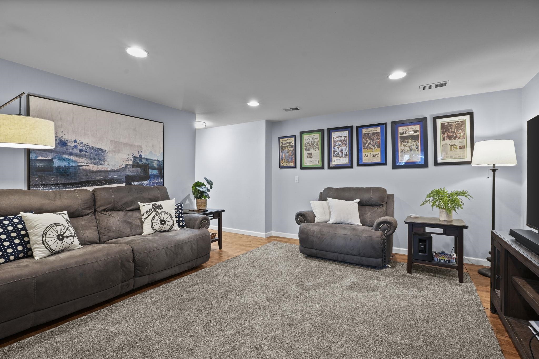 8917 Hollybush Lane
