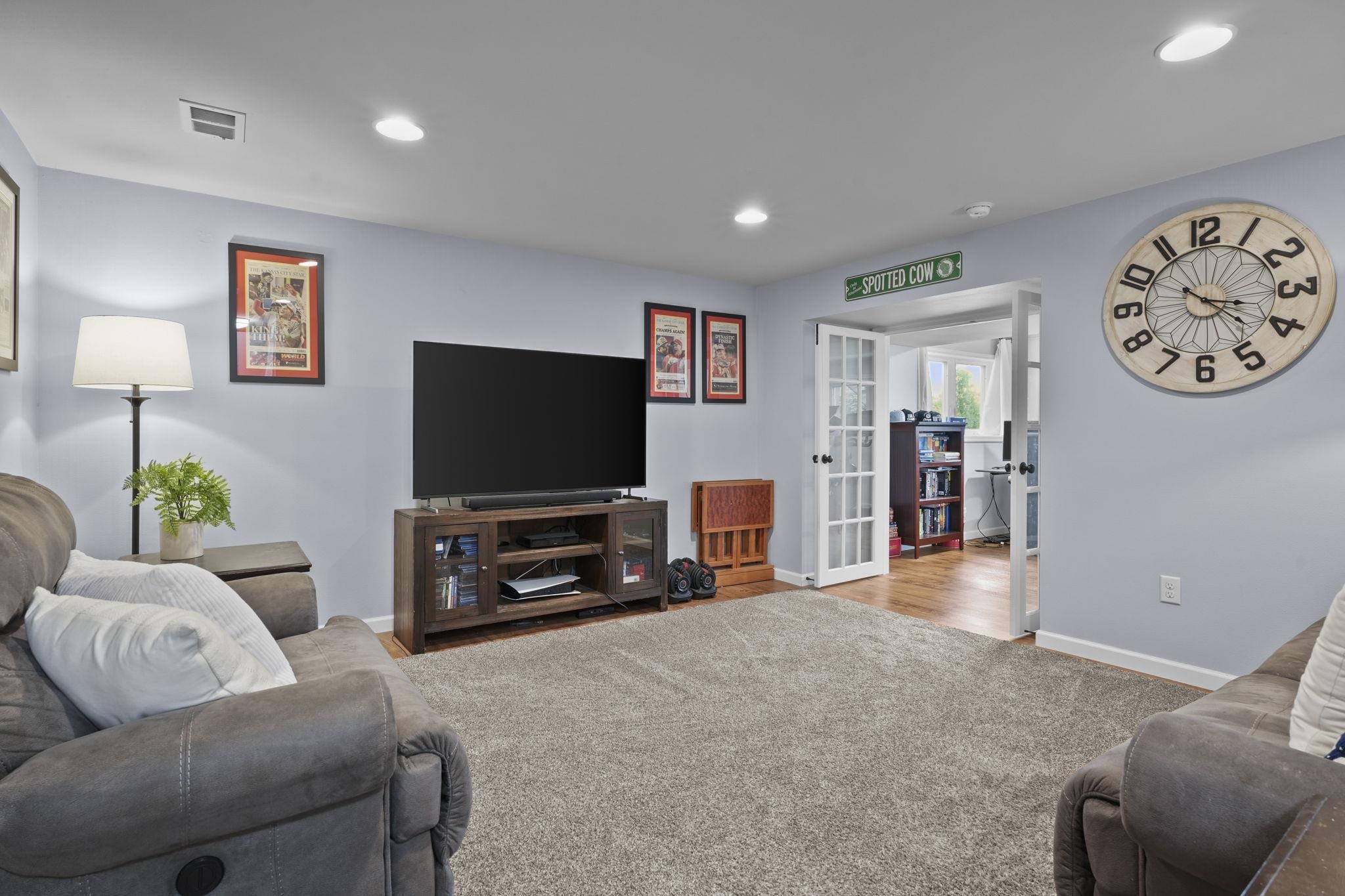 8917 Hollybush Lane