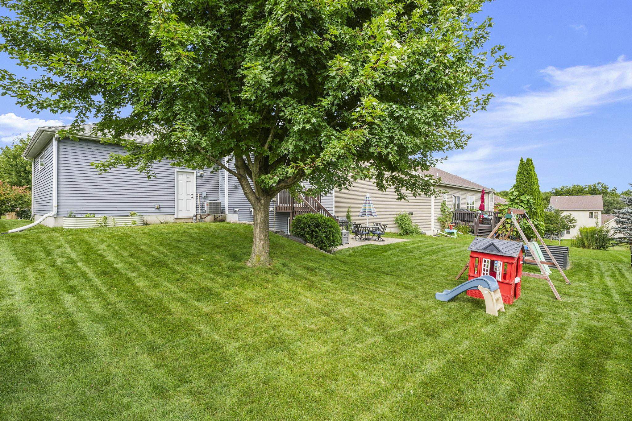 8917 Hollybush Lane