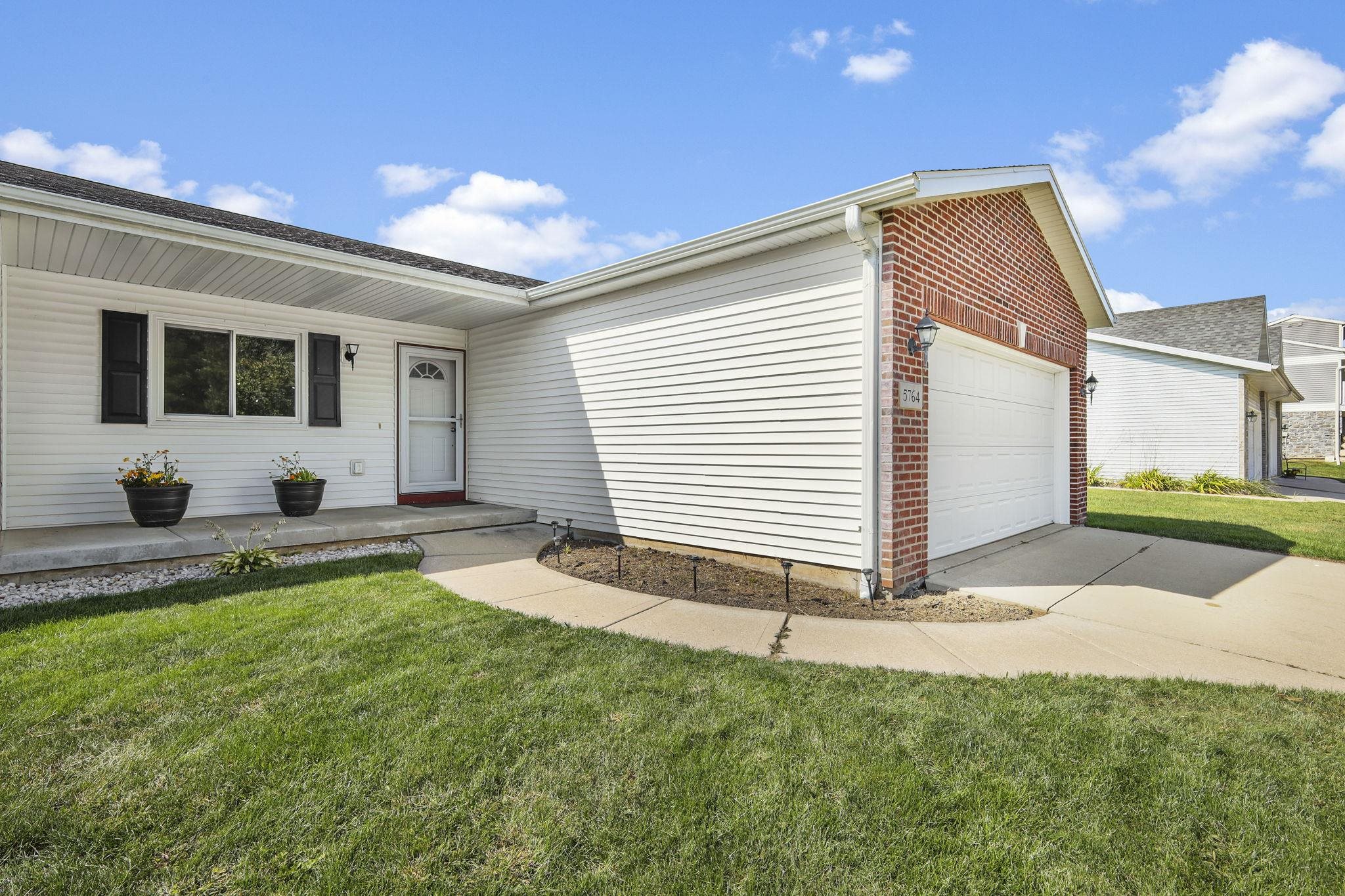 5764 Lexington Street