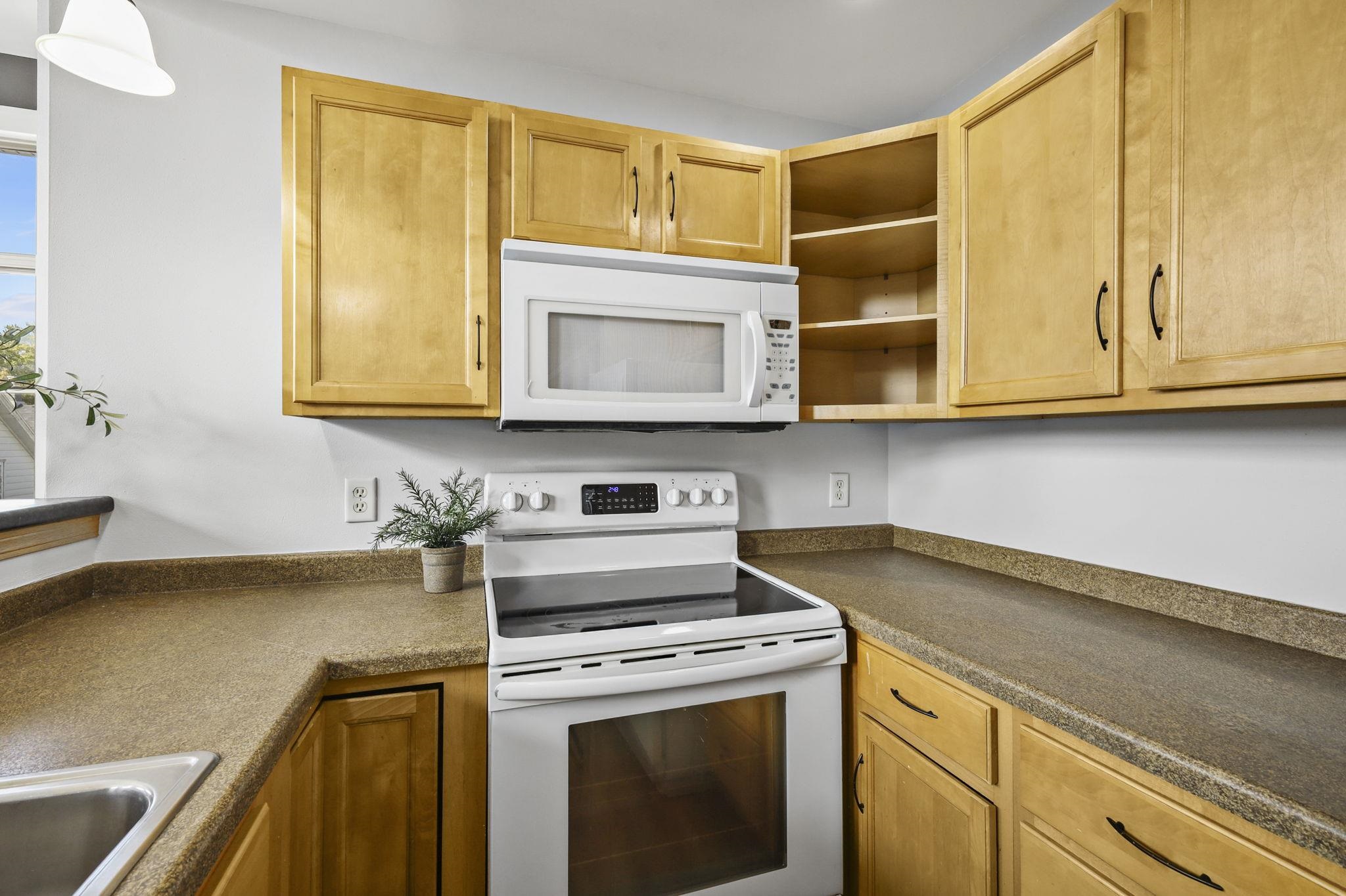 1009 Summit Avenue 5