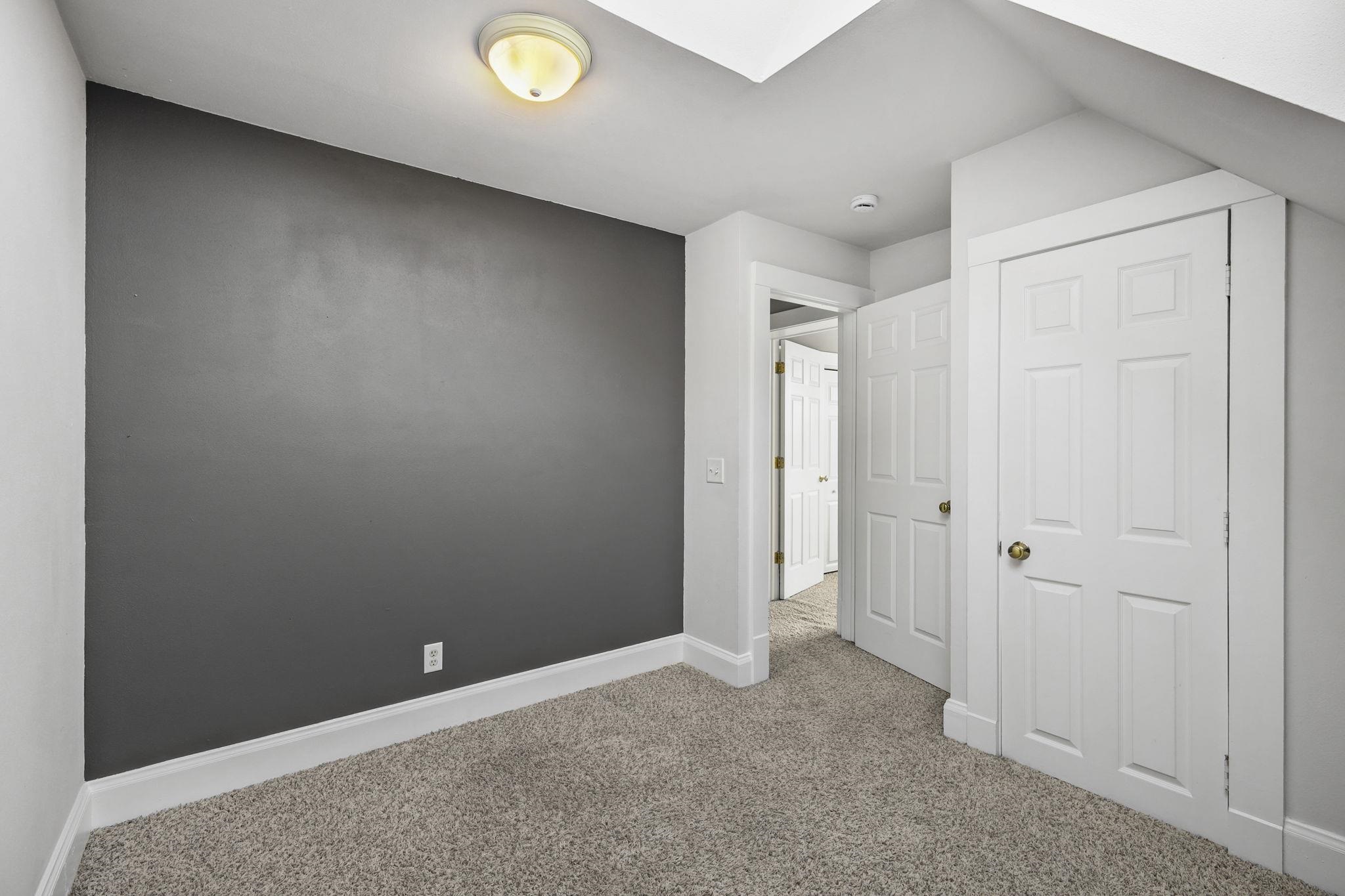 1009 Summit Avenue 5