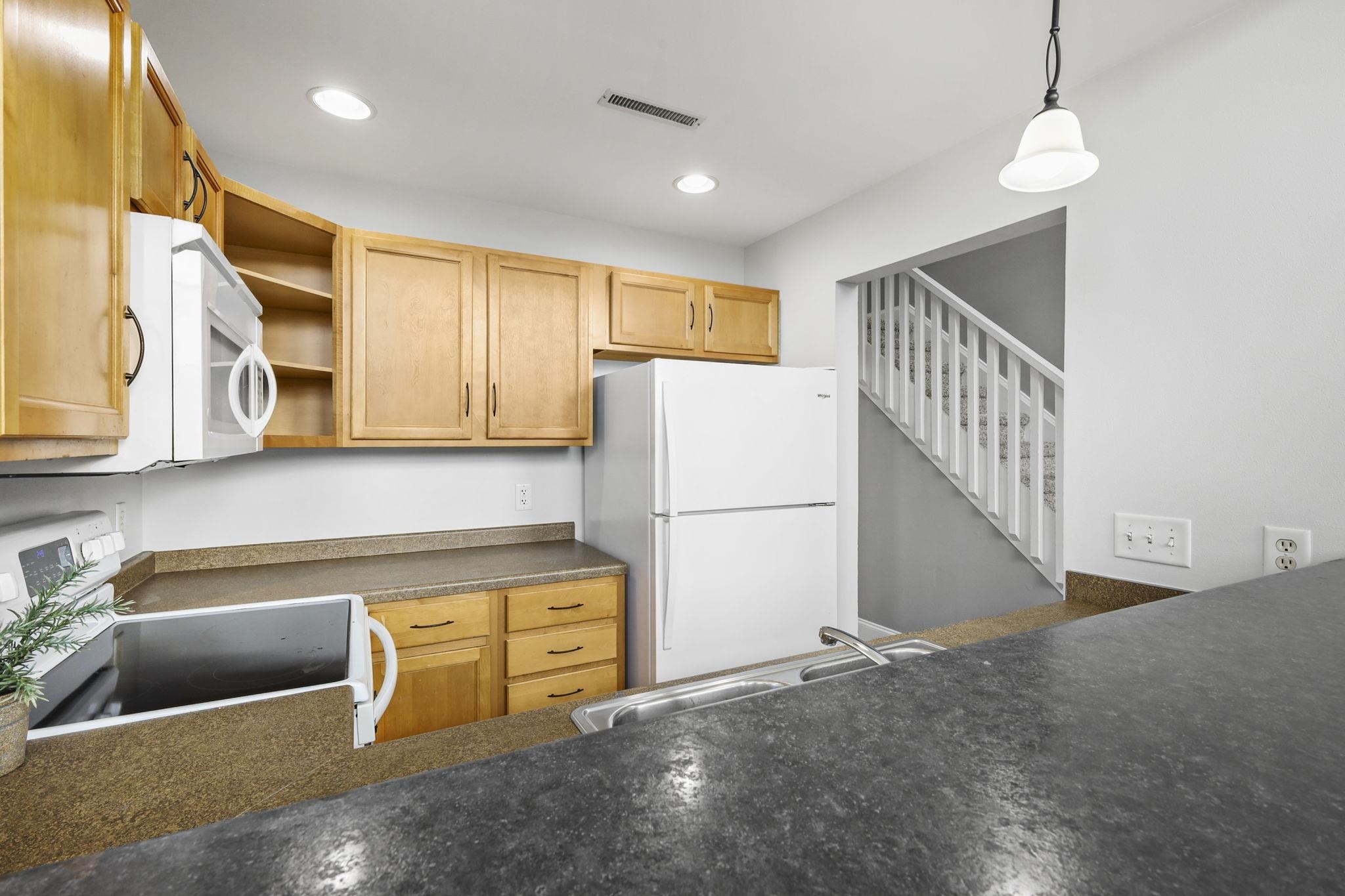 1009 Summit Avenue 5