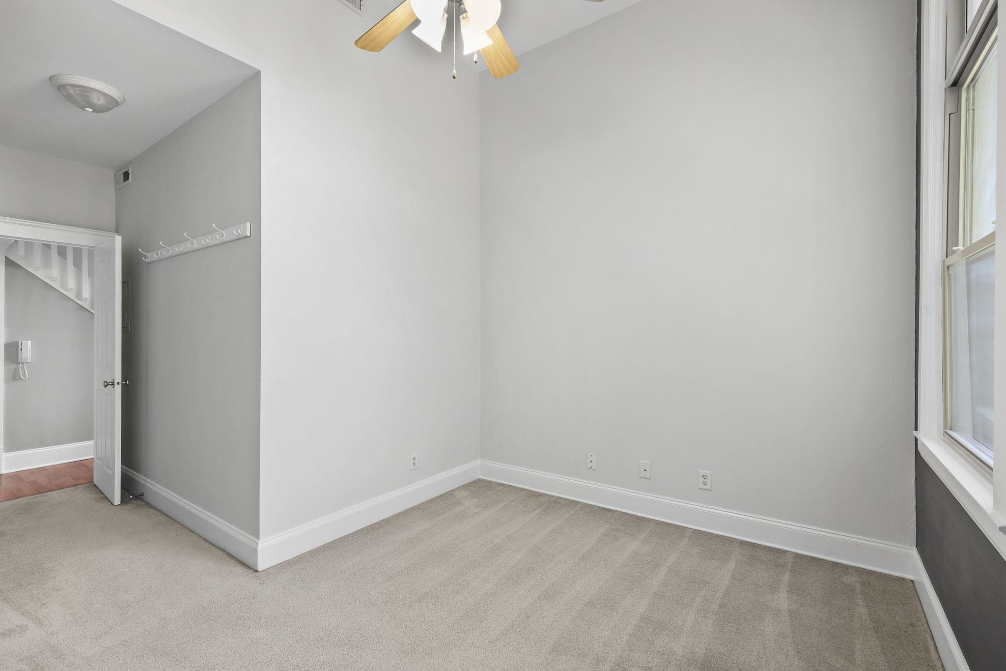 1009 Summit Avenue 5