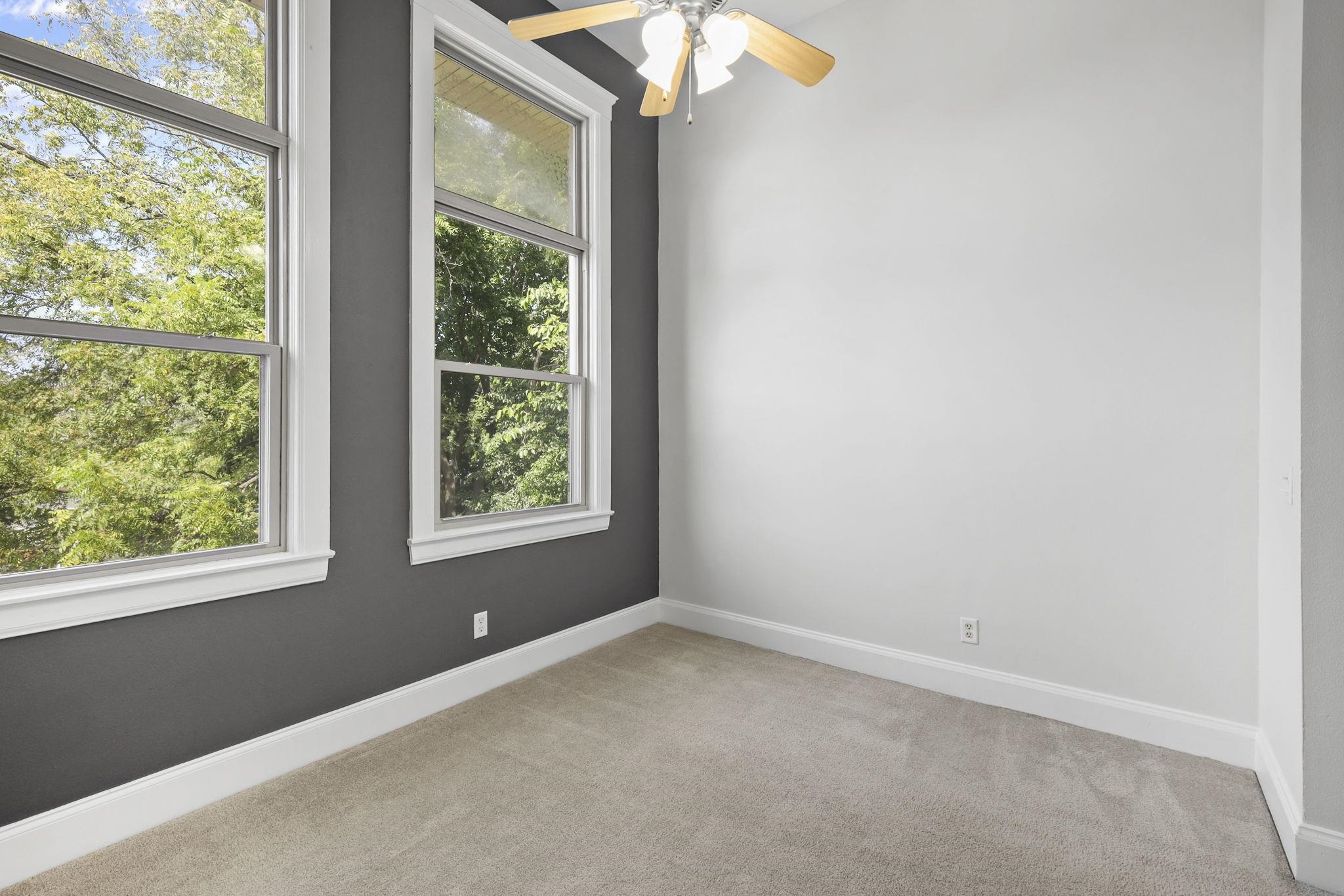 1009 Summit Avenue 5