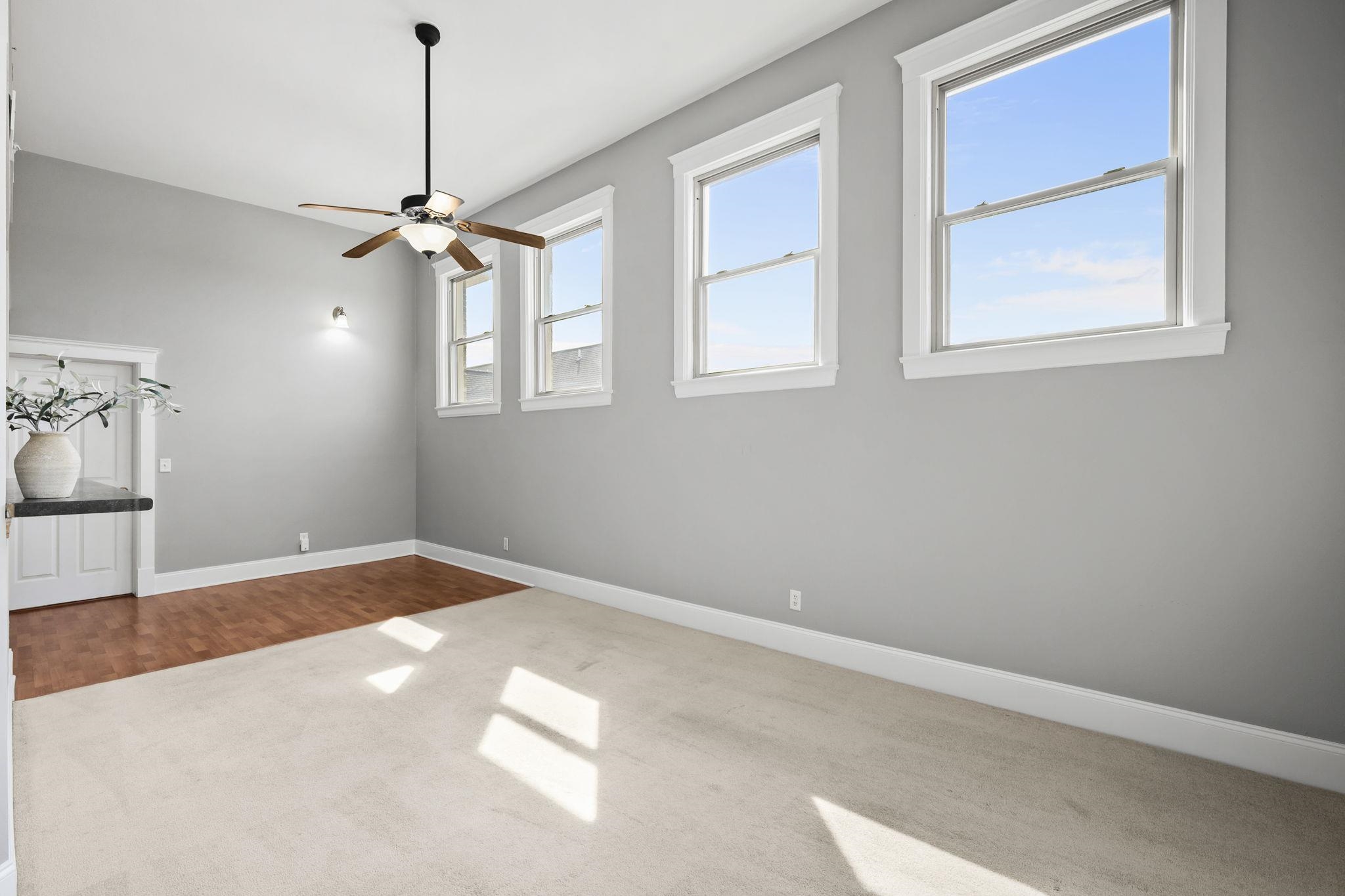 1009 Summit Avenue 5