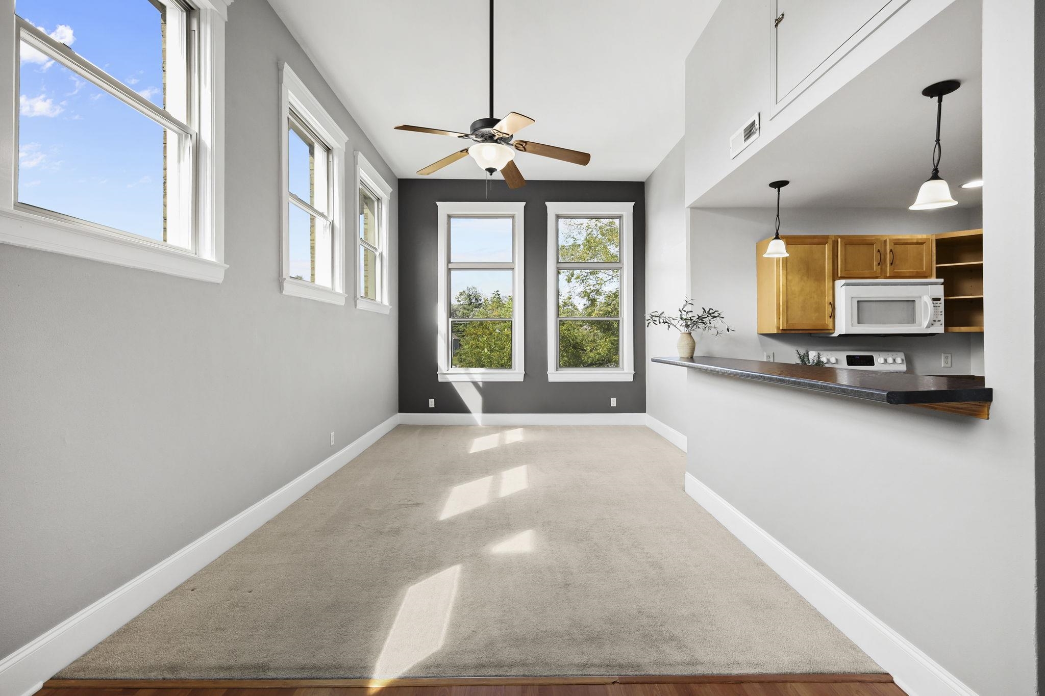 1009 Summit Avenue 5