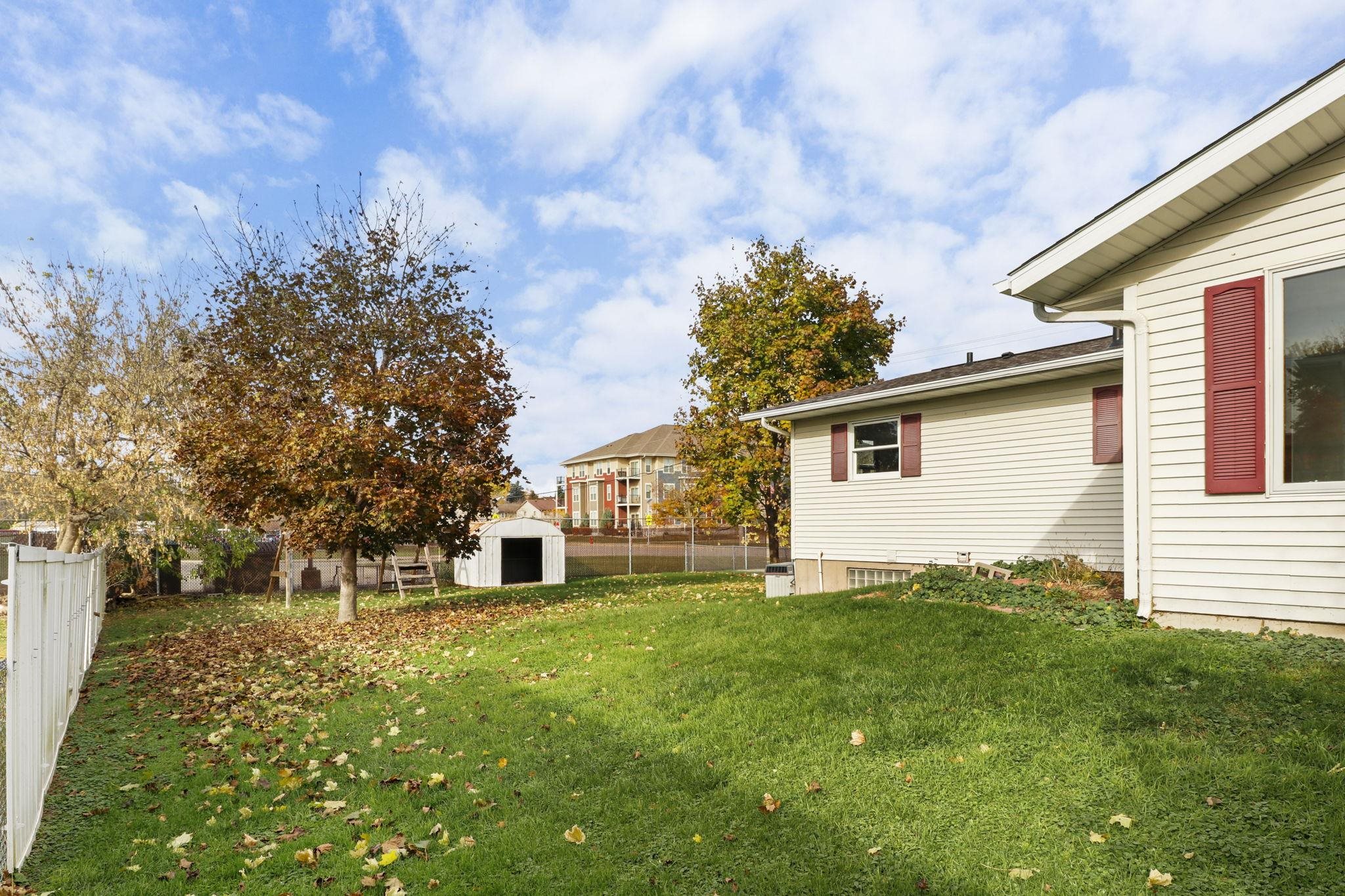 5119-5121 Farwell Street