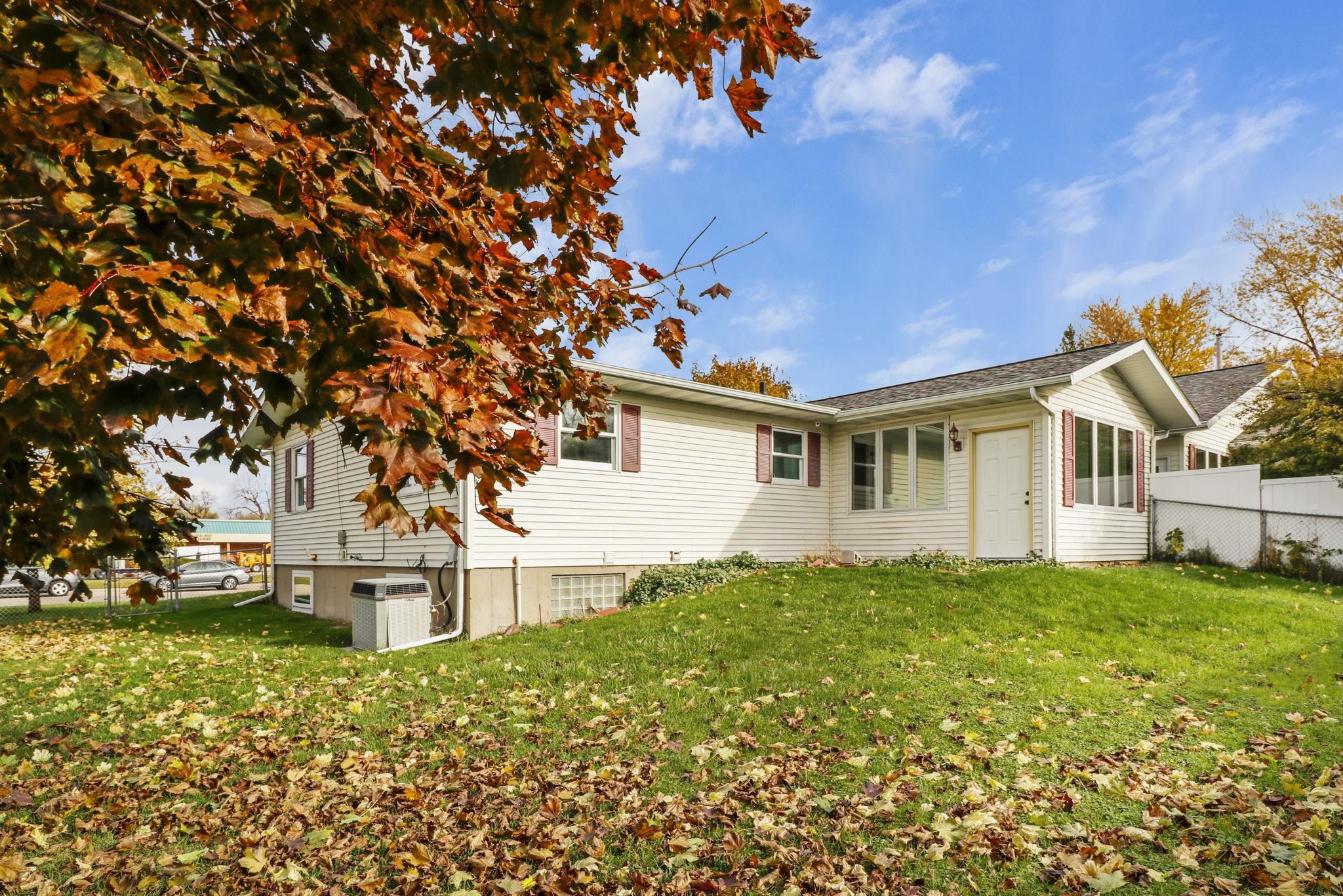 5119-5121 Farwell Street