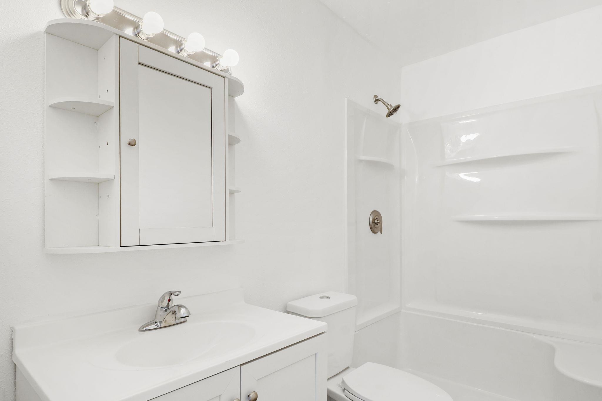 5119-5121 Farwell Street