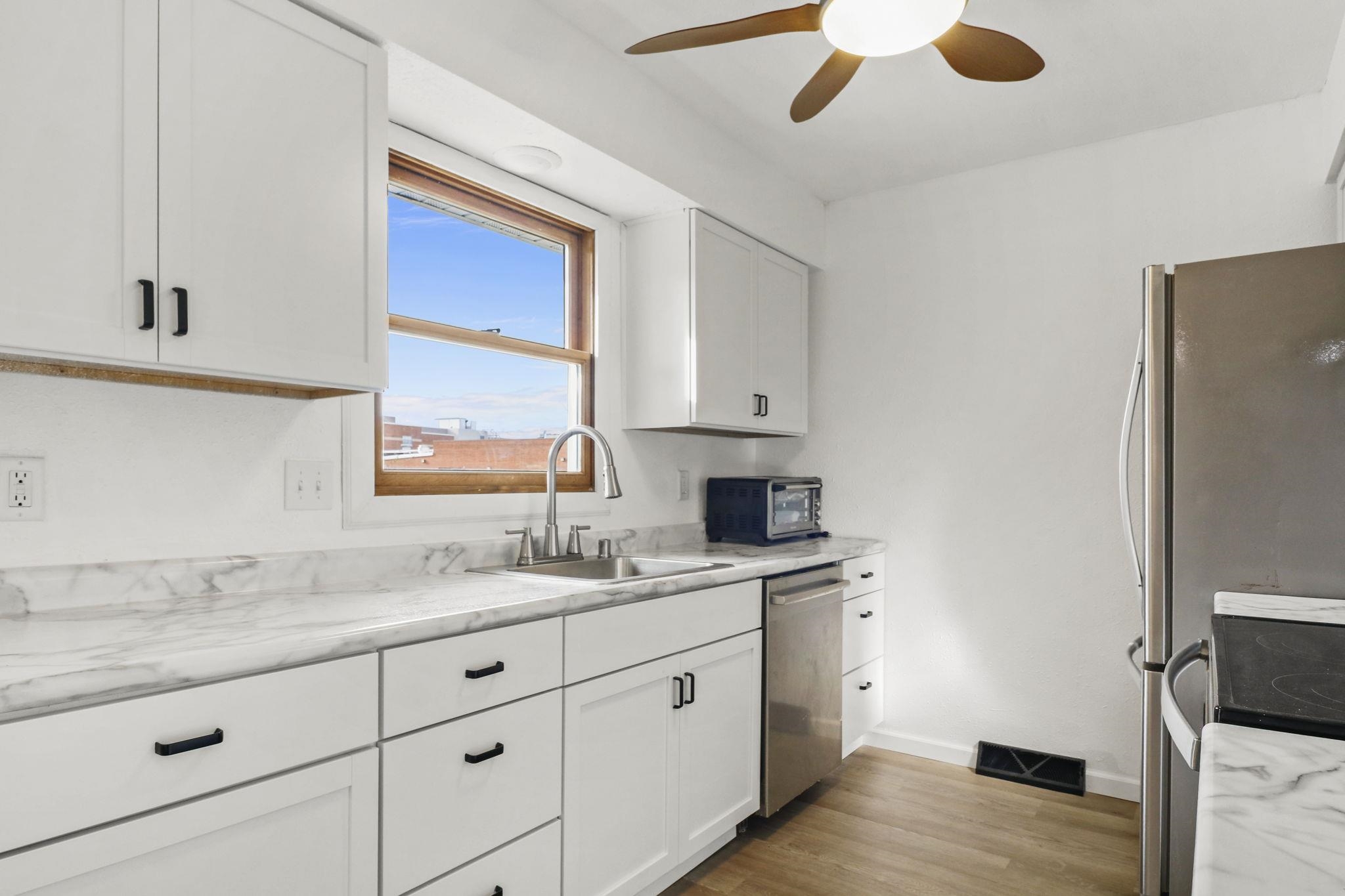 5119-5121 Farwell Street