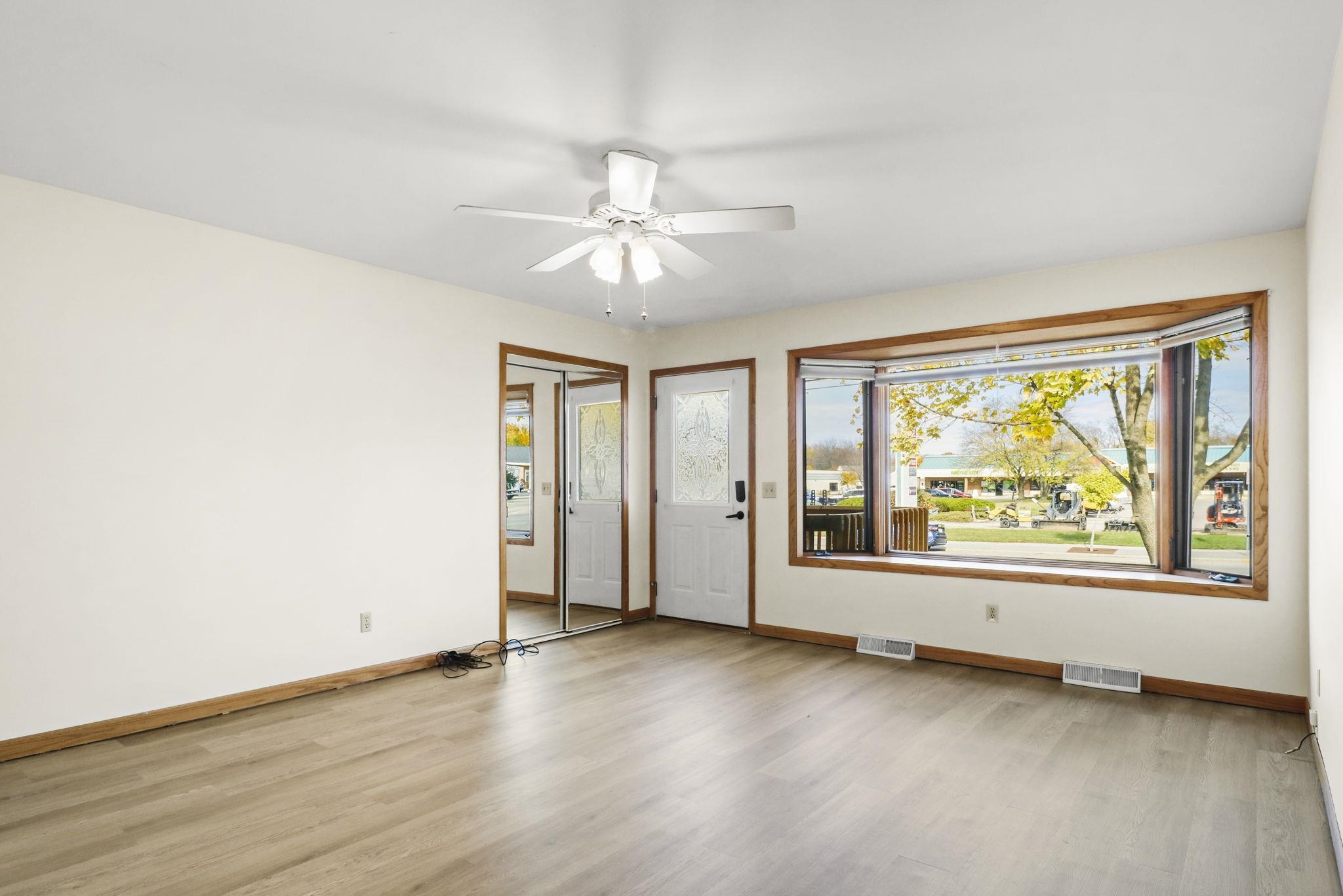 5119-5121 Farwell Street