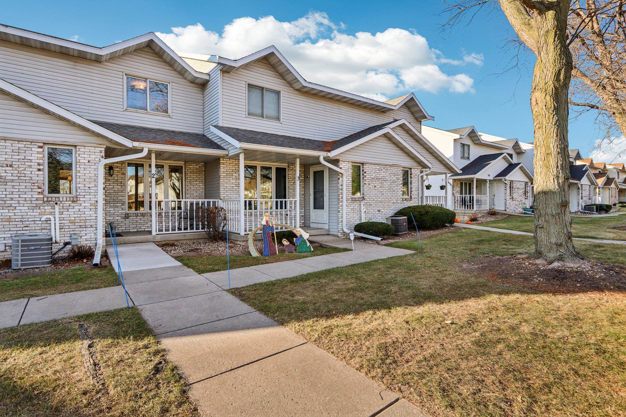 714 Mesta Lane Unit: 2