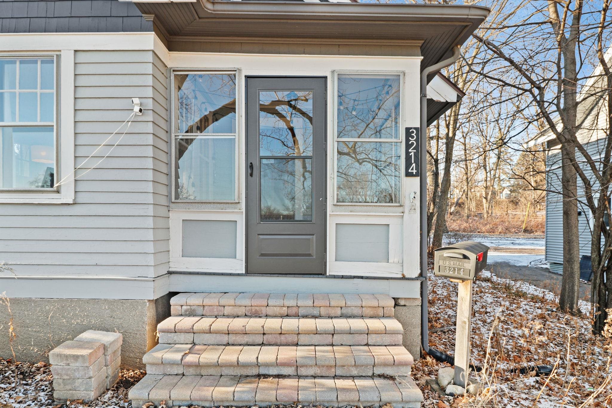 3214 E Washington Avenue