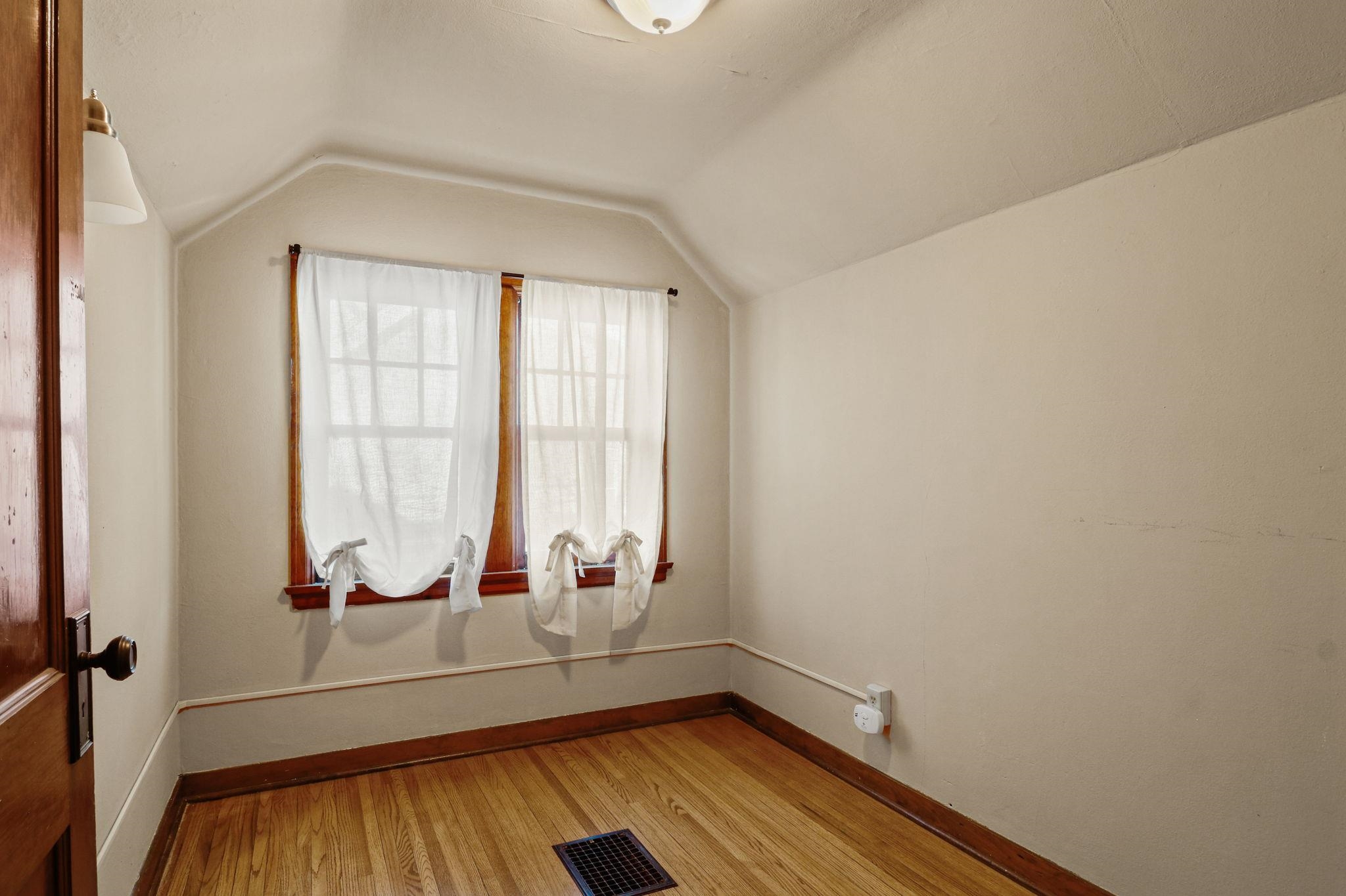 3214 E Washington Avenue