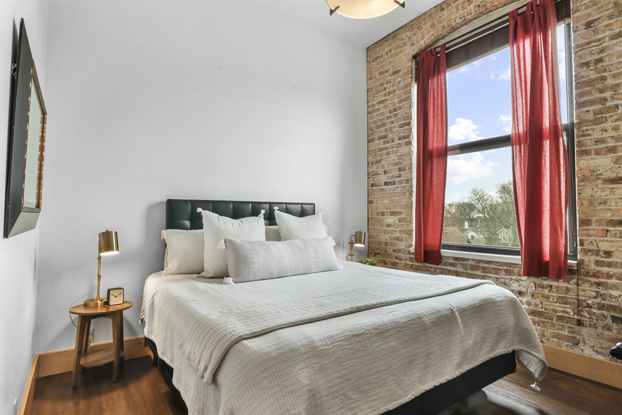 123 N Blount Street 506