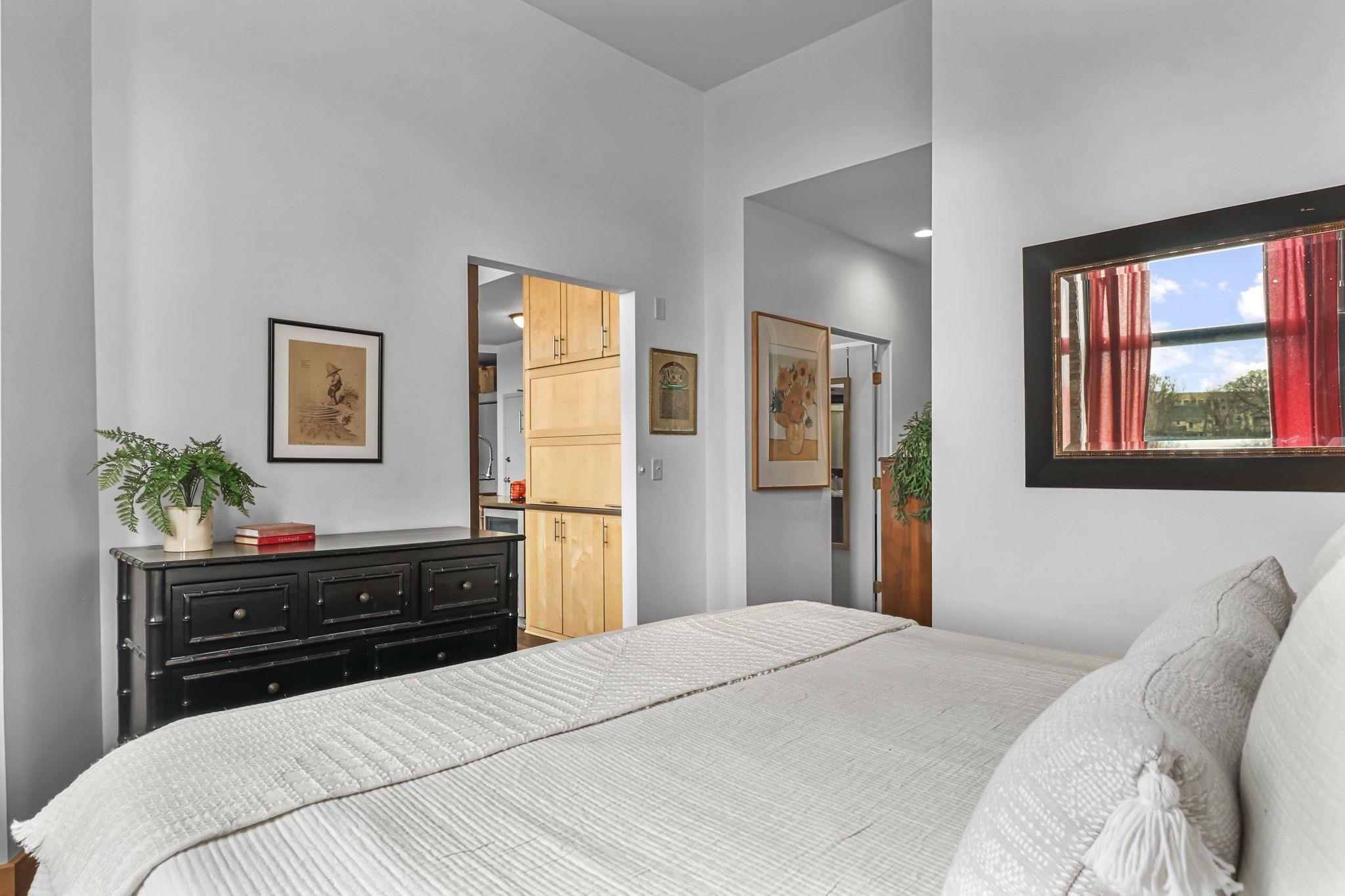 123 N Blount Street 506