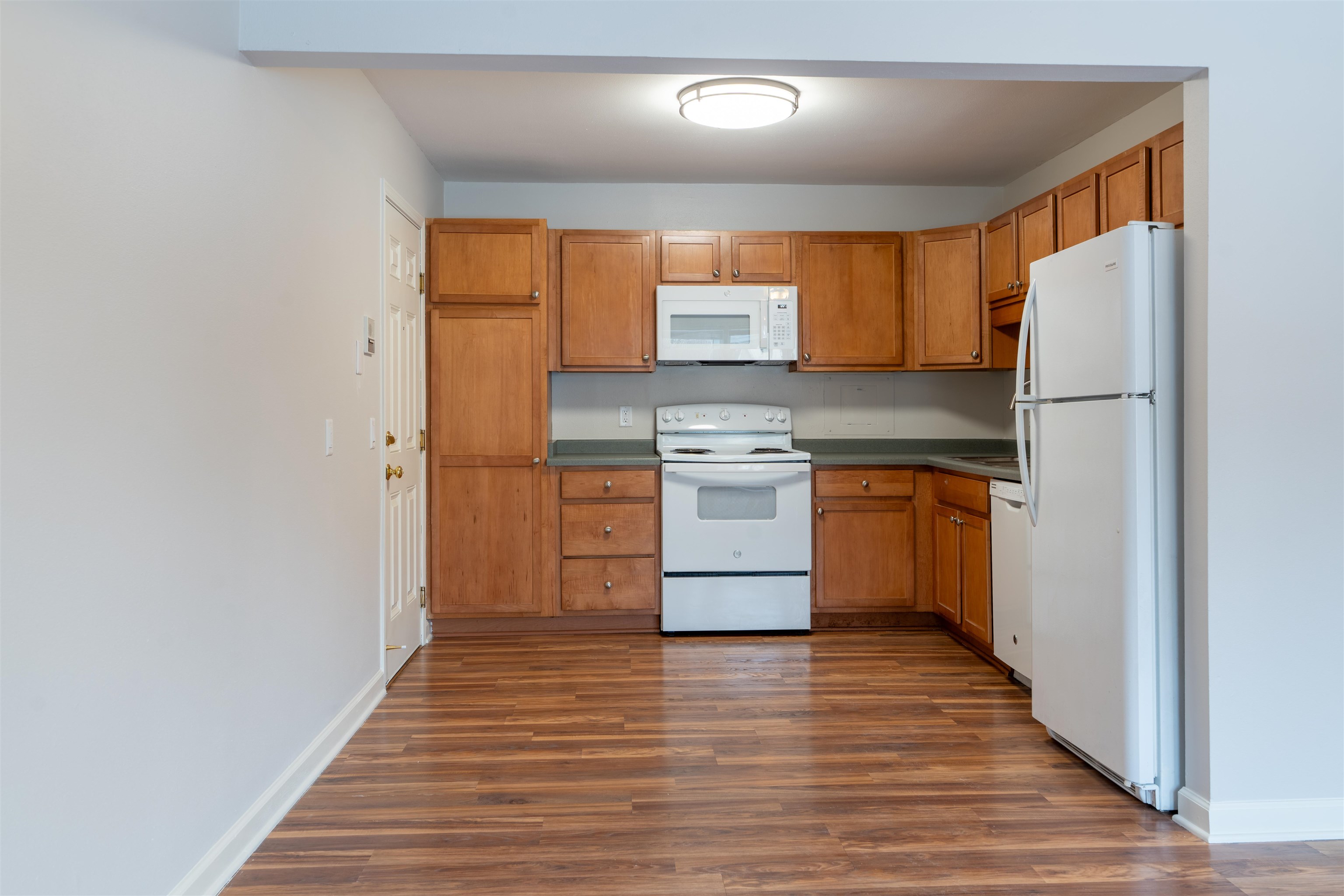 5325 Garden View Court 101