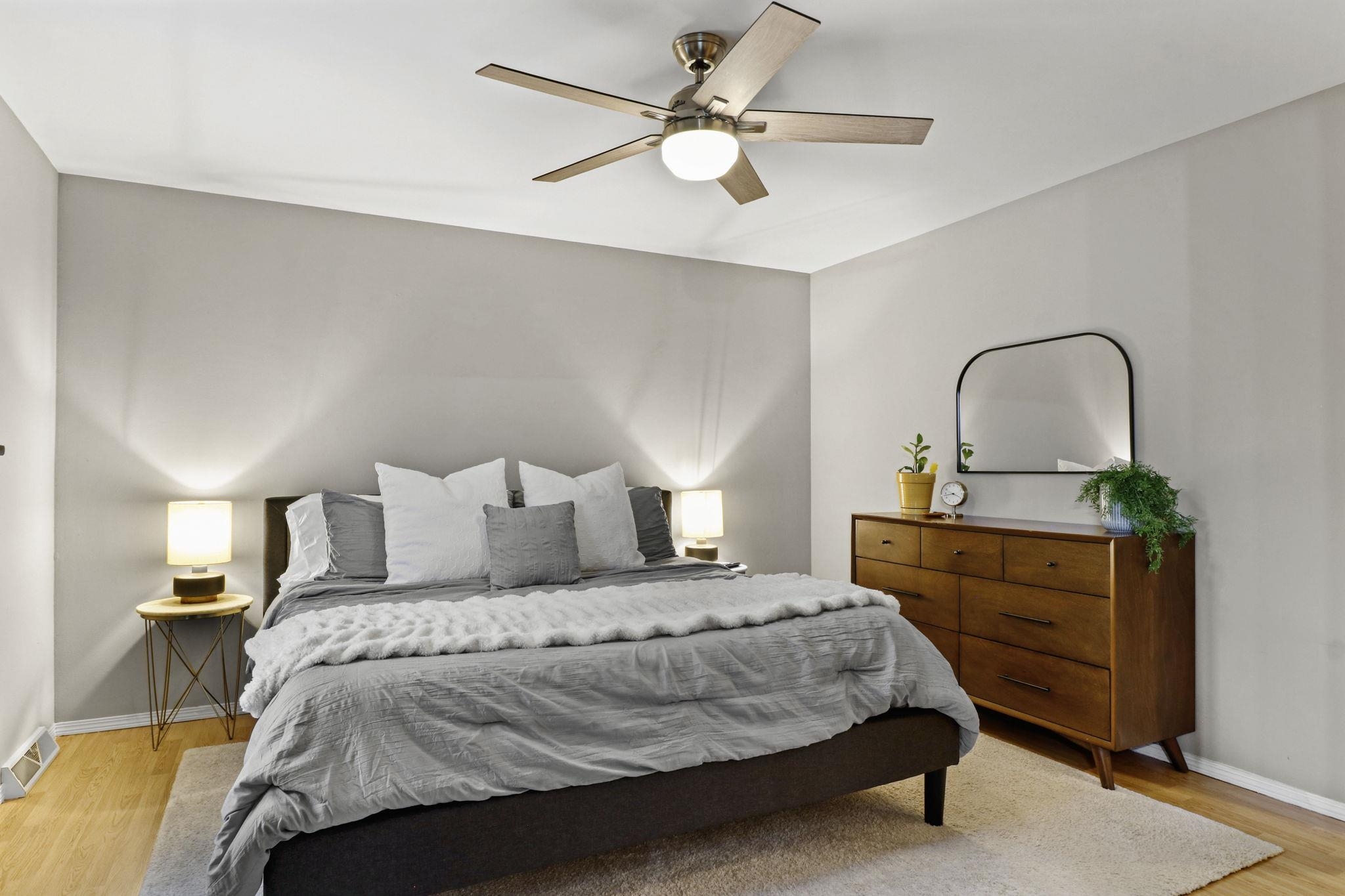 5405 Golden Leaf Trail