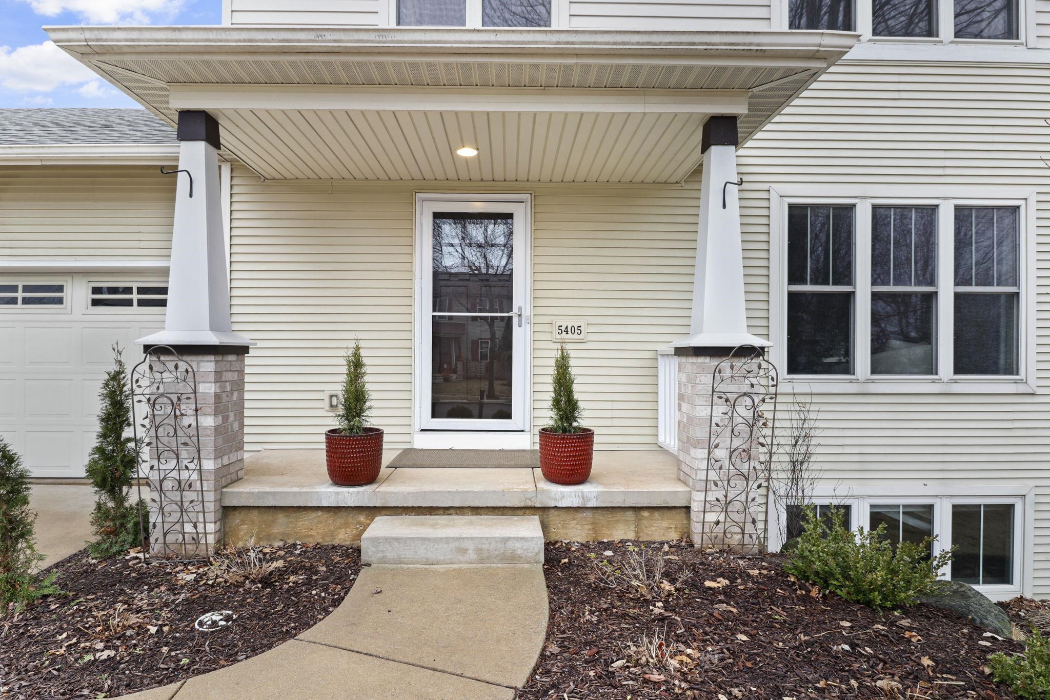 5405 Golden Leaf Trail