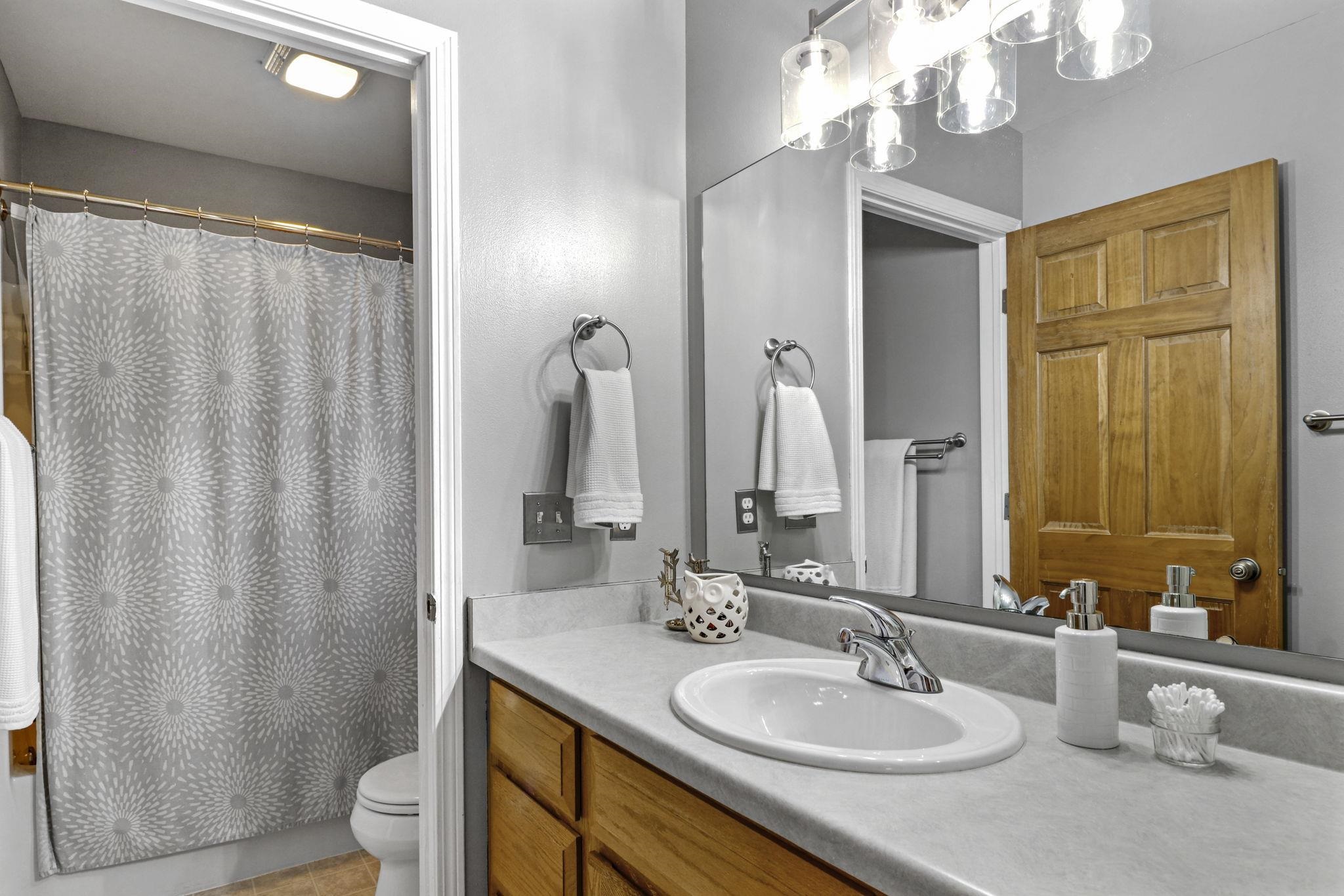 5405 Golden Leaf Trail