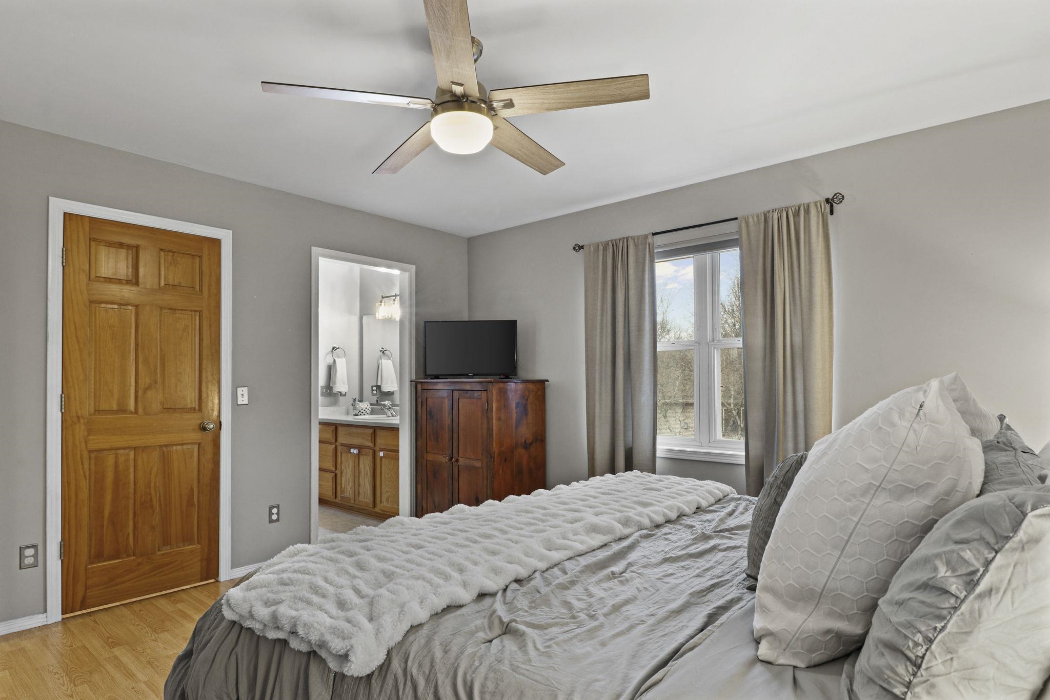 5405 Golden Leaf Trail