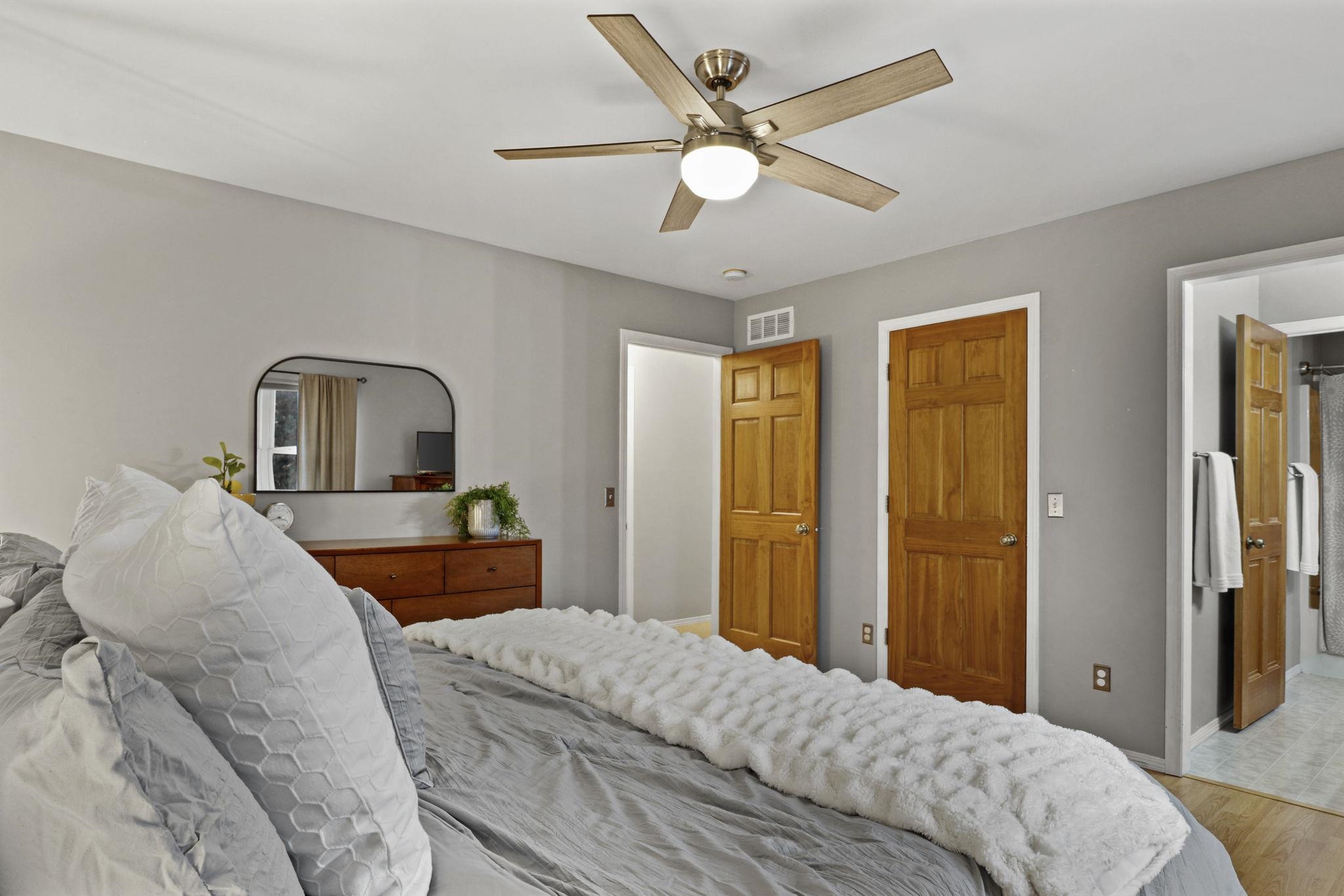 5405 Golden Leaf Trail