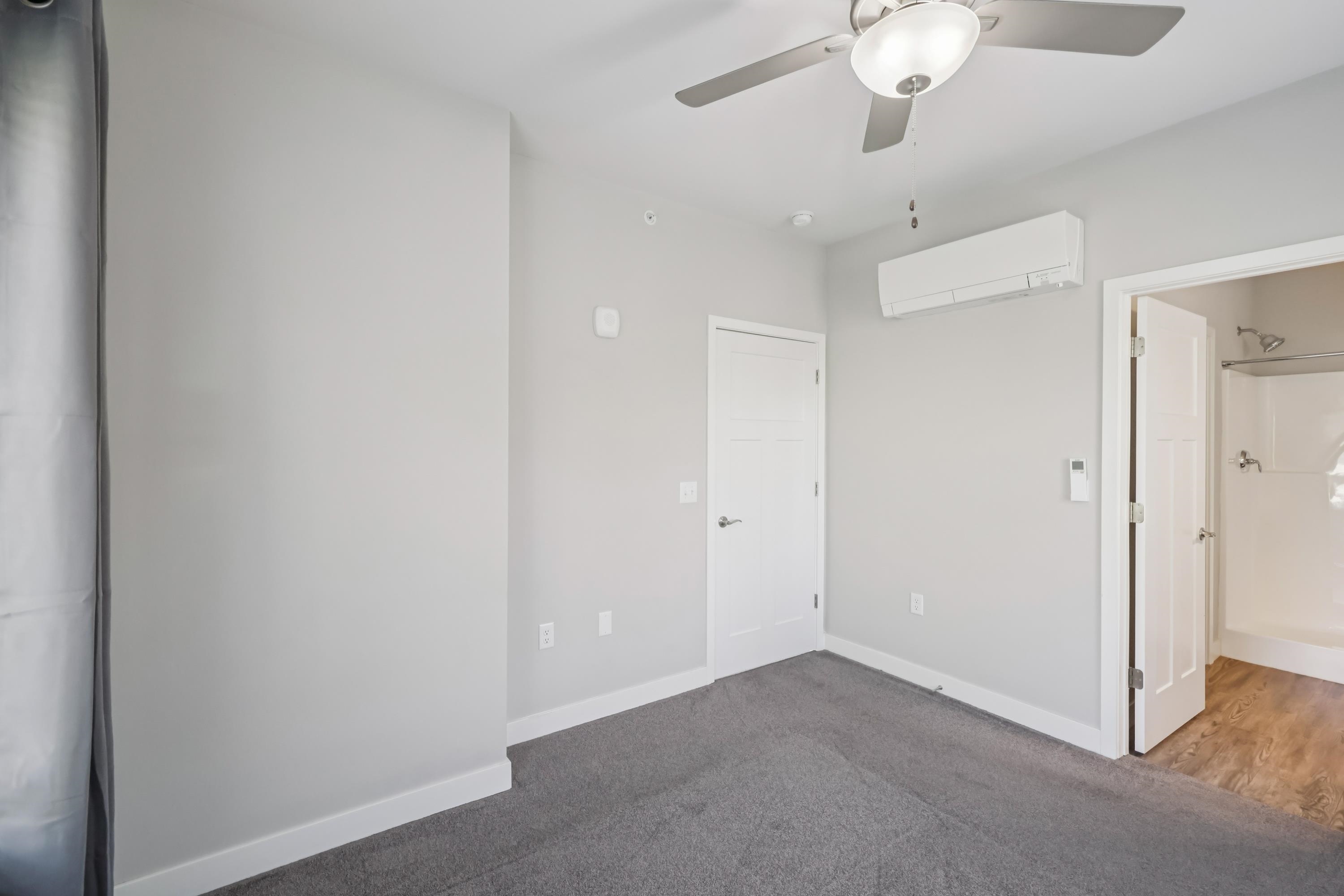 1601 N Windsor Avenue Unit: 209