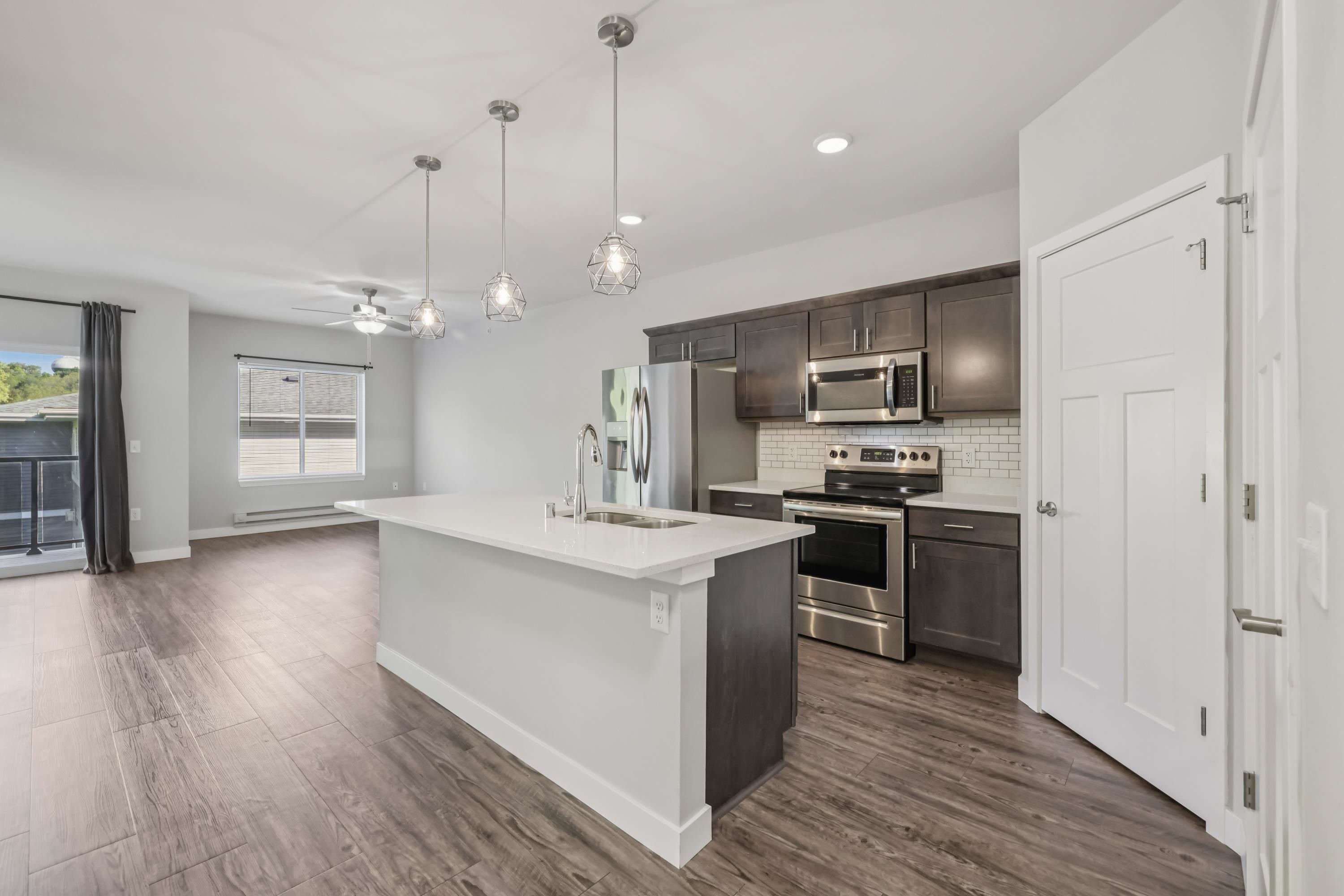 1601 N Windsor Avenue Unit: 209