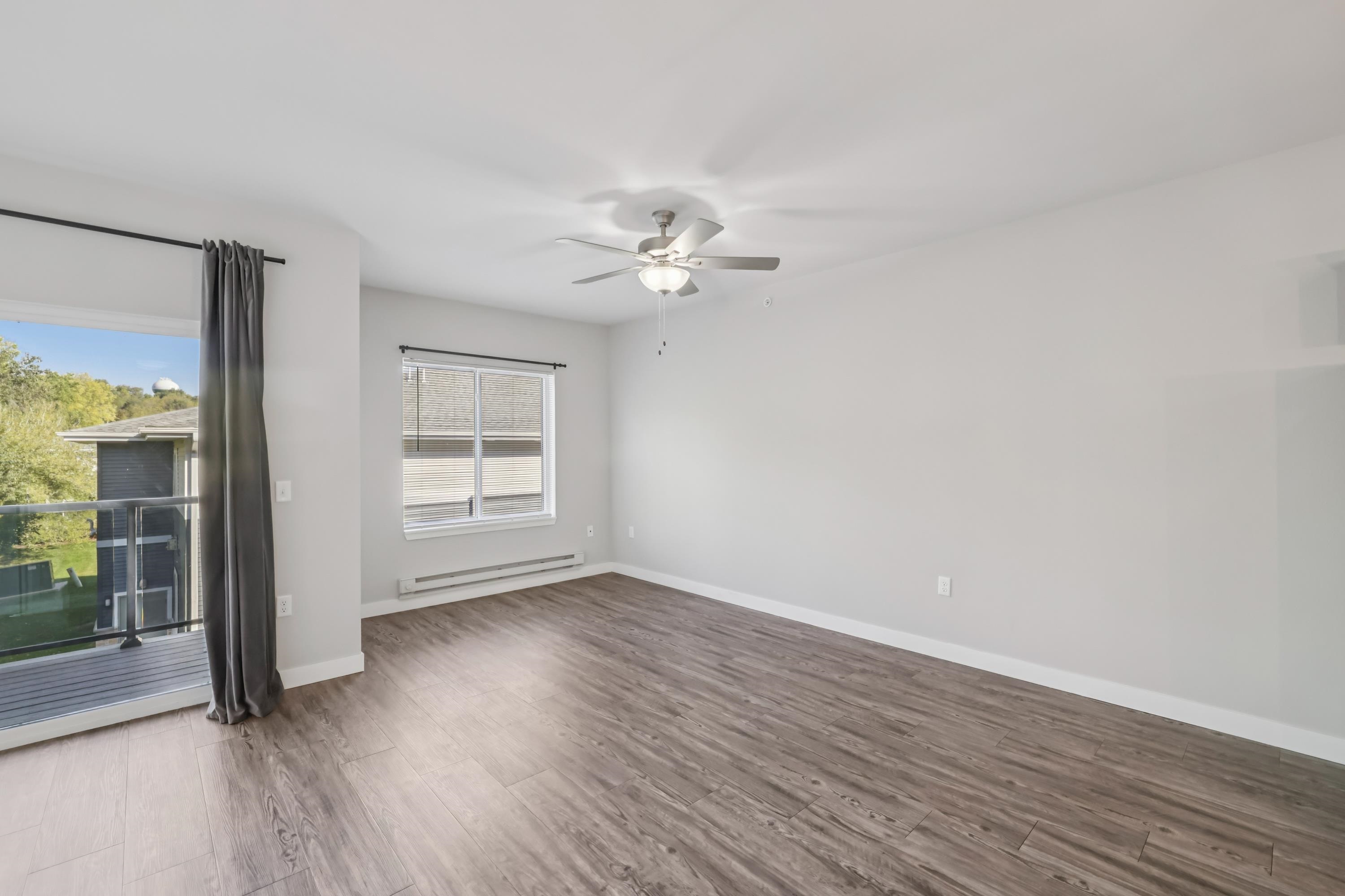 1601 N Windsor Avenue Unit: 209