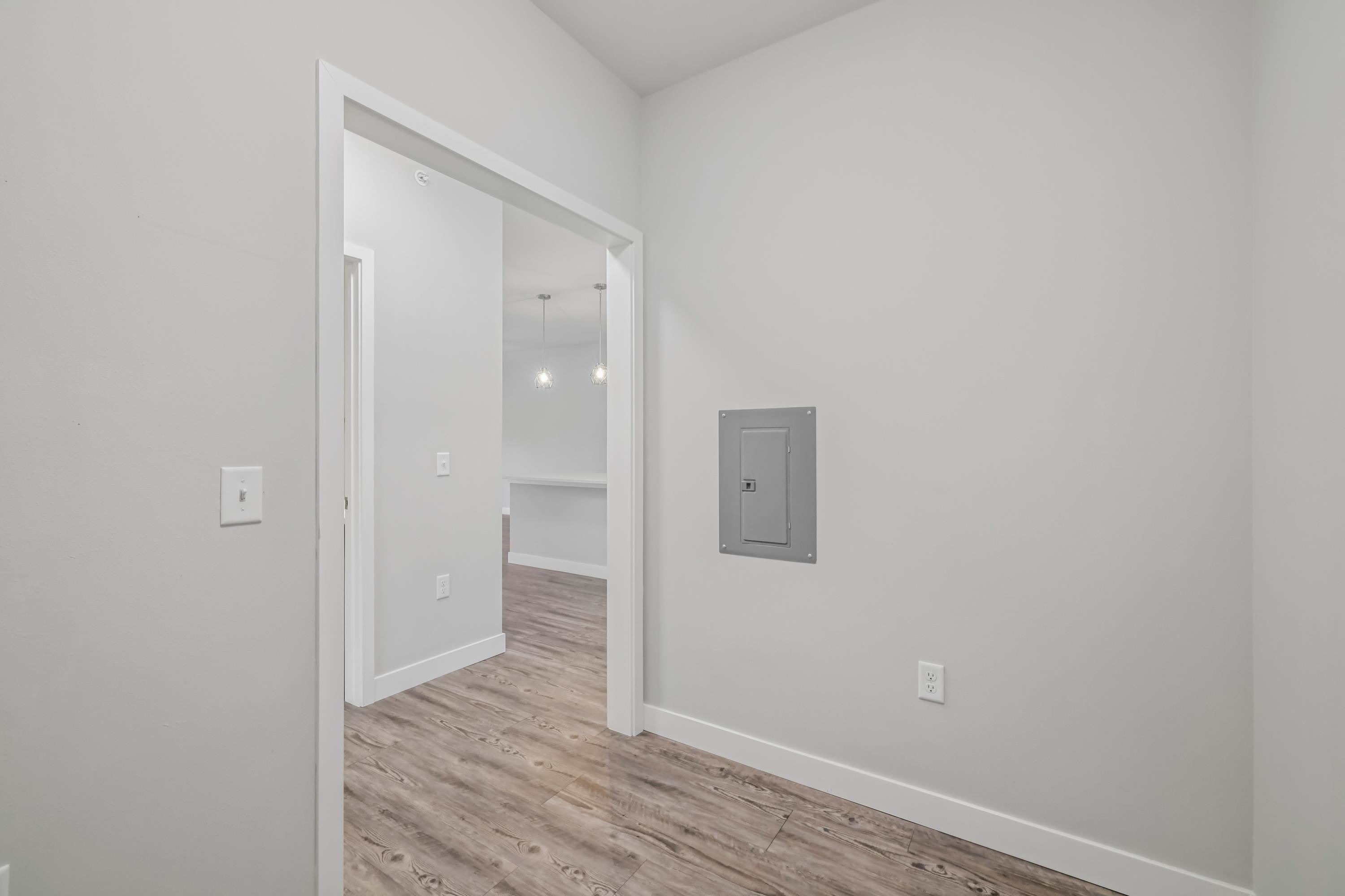 1601 N Windsor Avenue Unit: 209