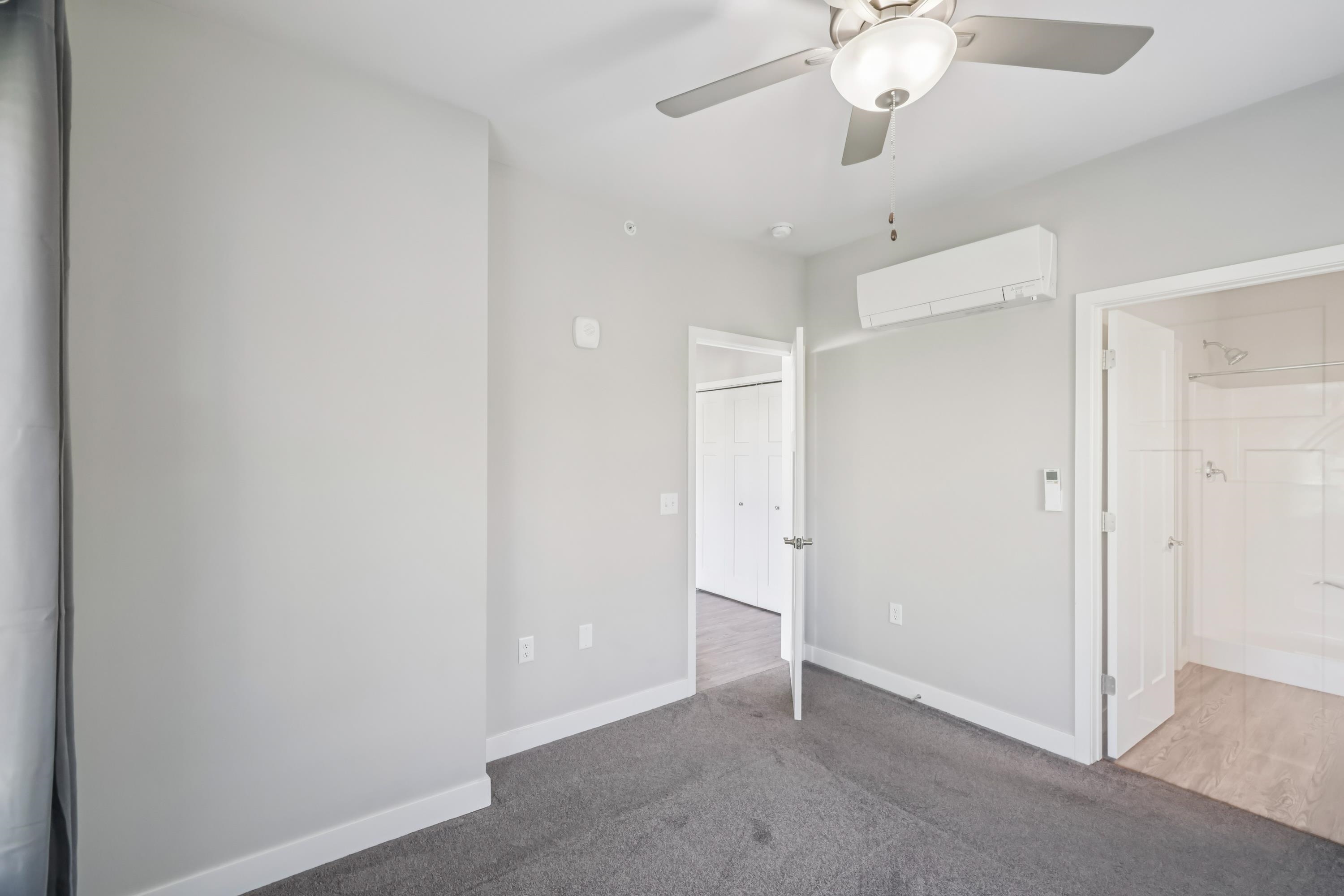 1601 N Windsor Avenue Unit: 209