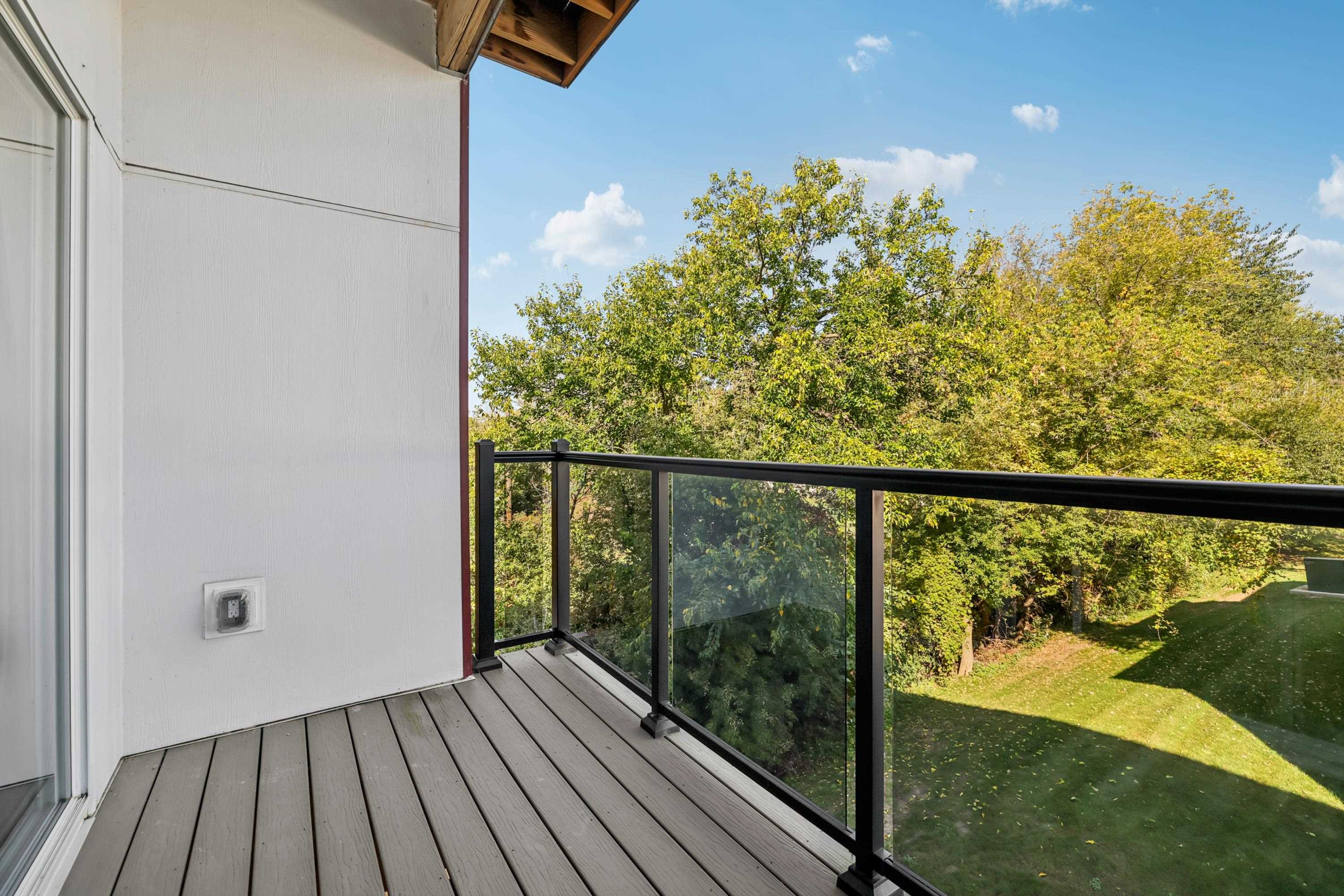 1601 N Windsor Avenue Unit: 209