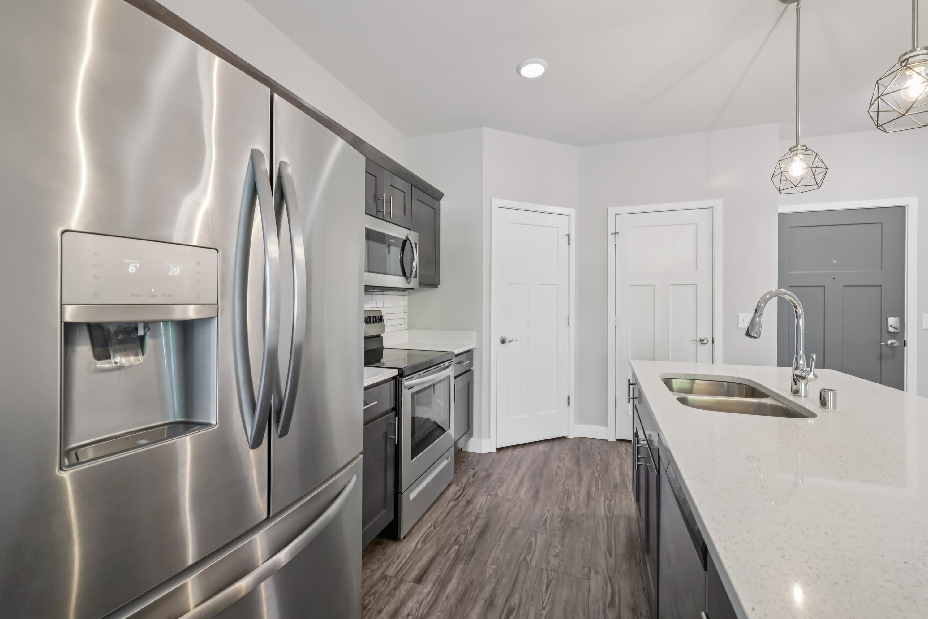 1601 N Windsor Avenue Unit: 209