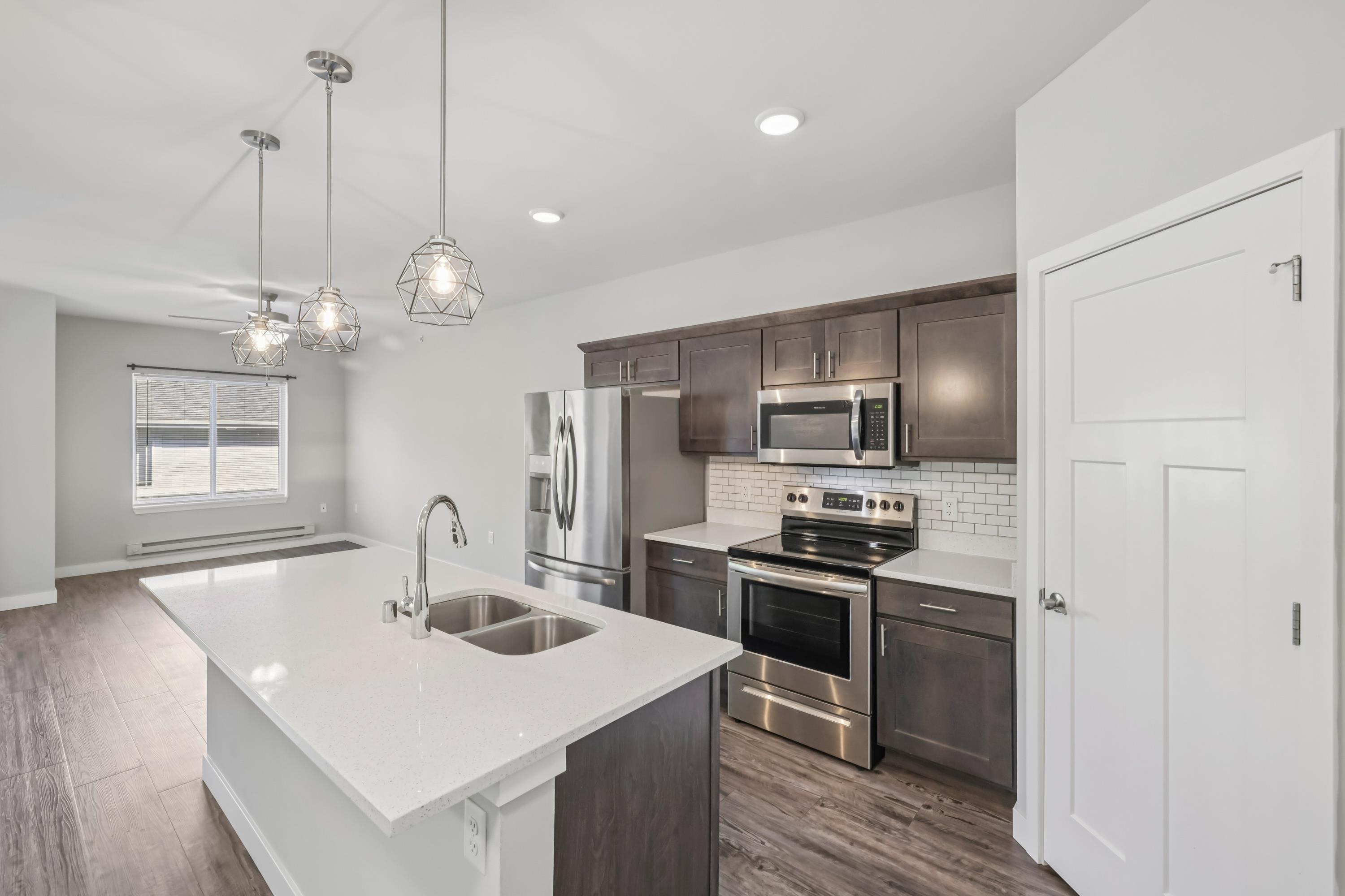 1601 N Windsor Avenue Unit: 209