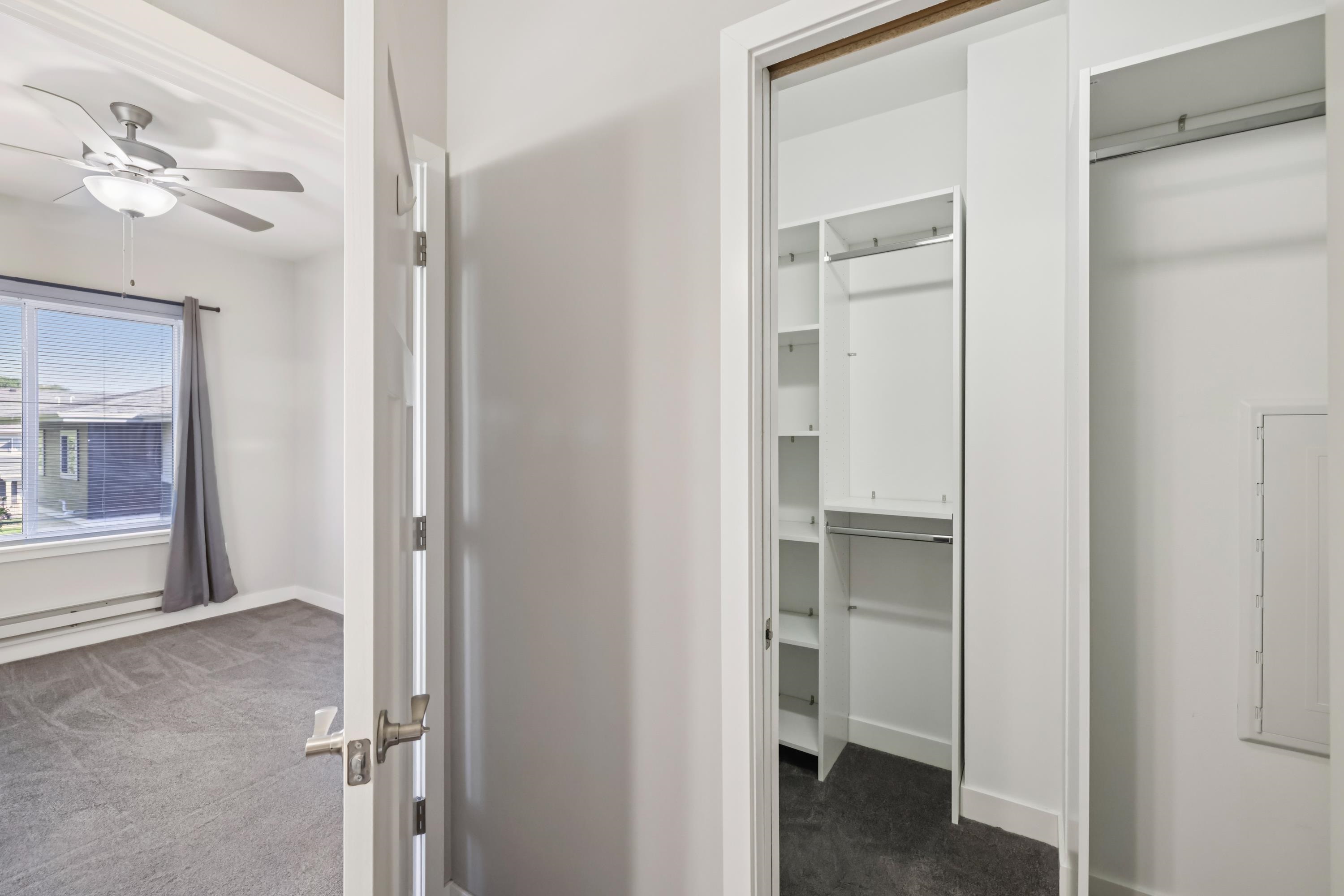 1601 N Windsor Avenue Unit: 209