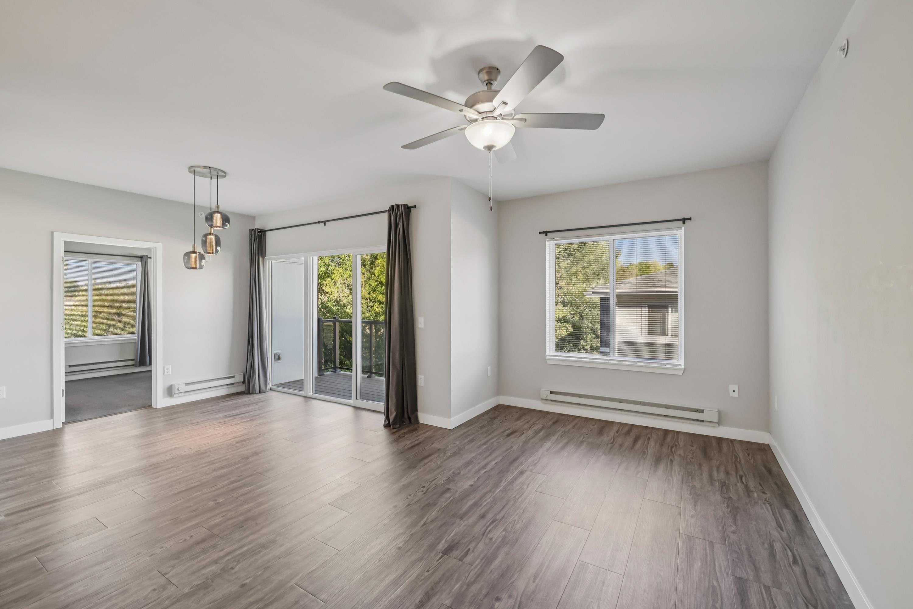 1601 N Windsor Avenue Unit: 209