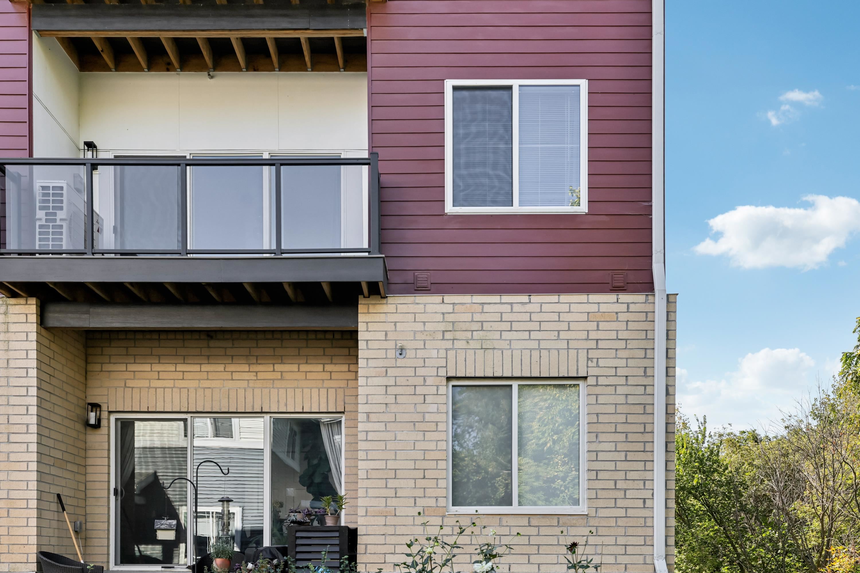 1601 N Windsor Avenue Unit: 209