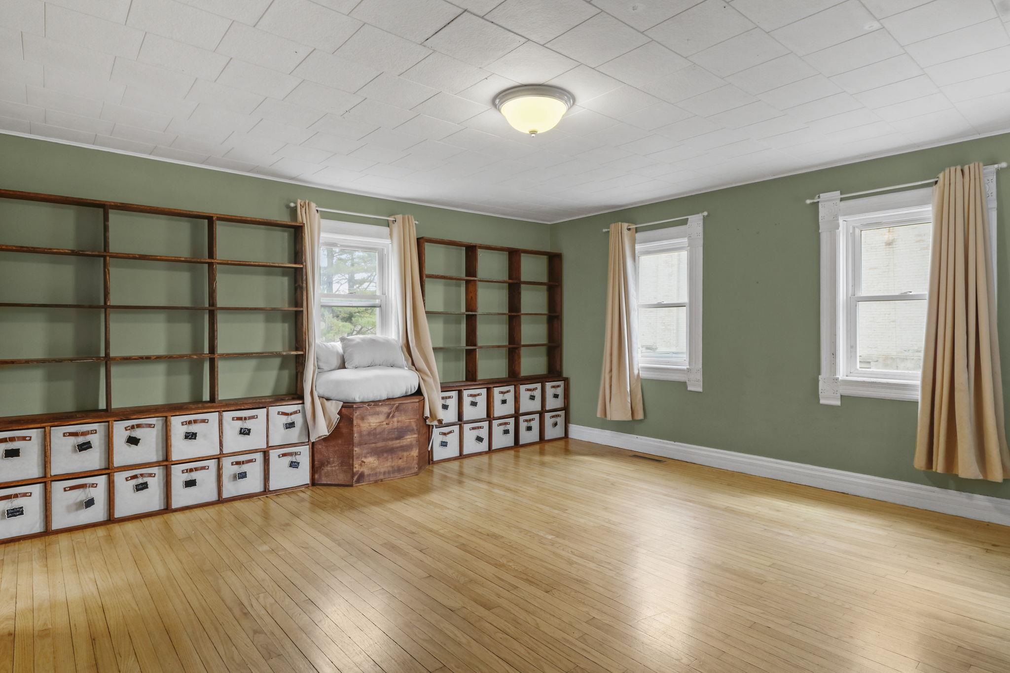 118 1st Avenue