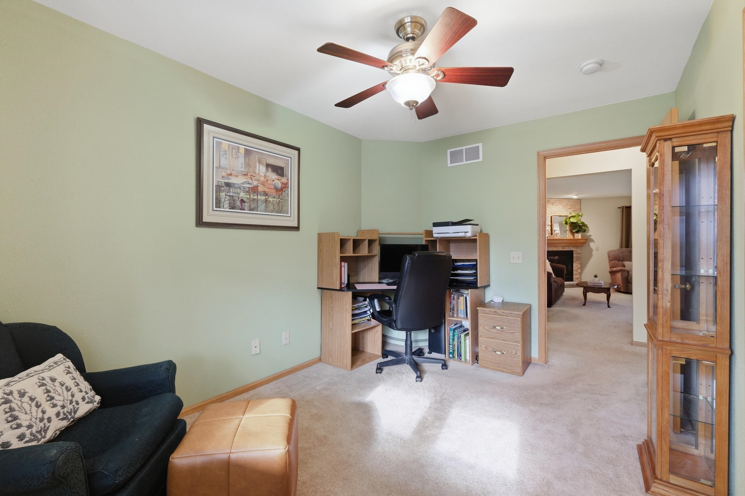 1609 Oakridge Way