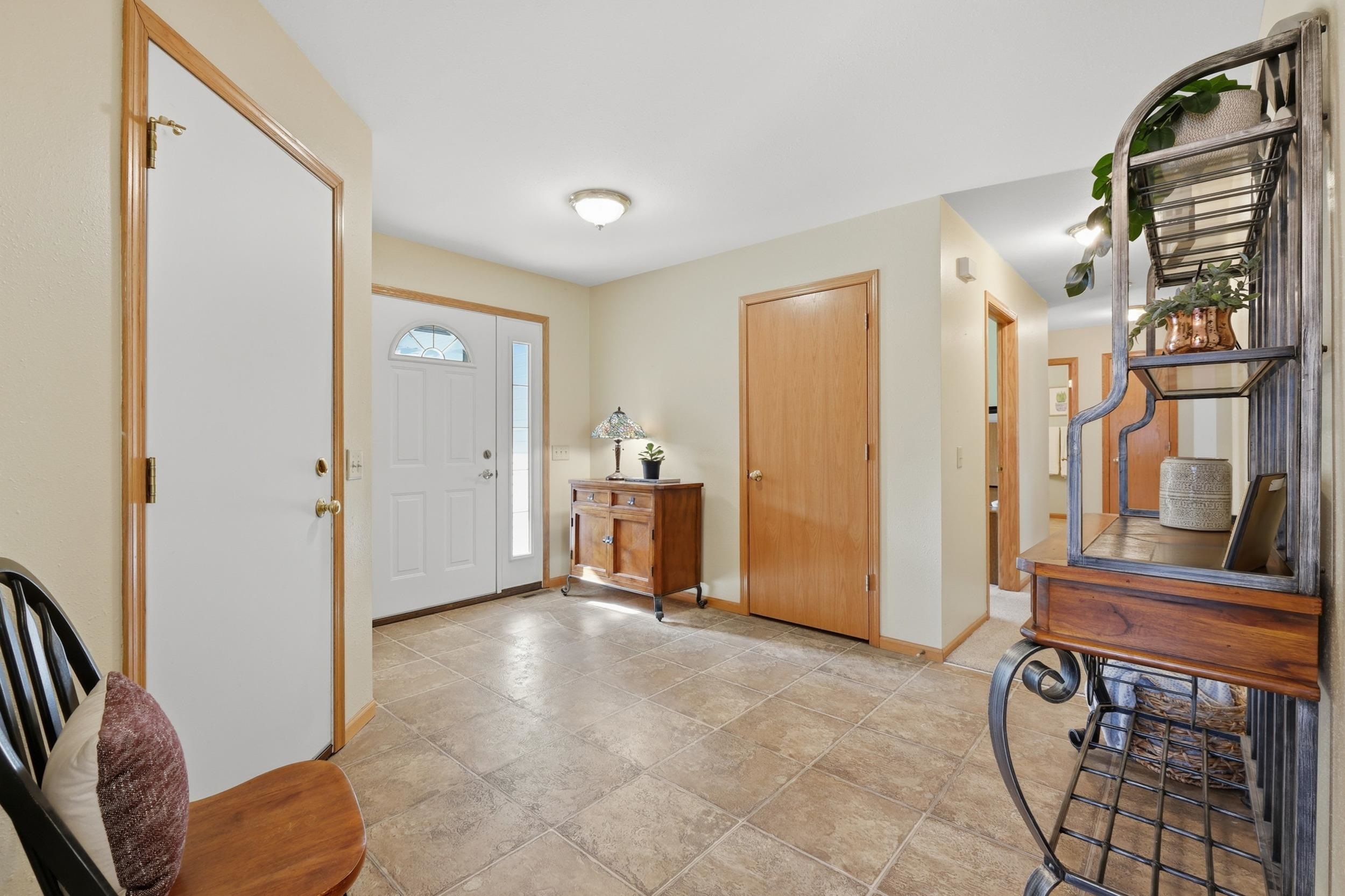 1609 Oakridge Way