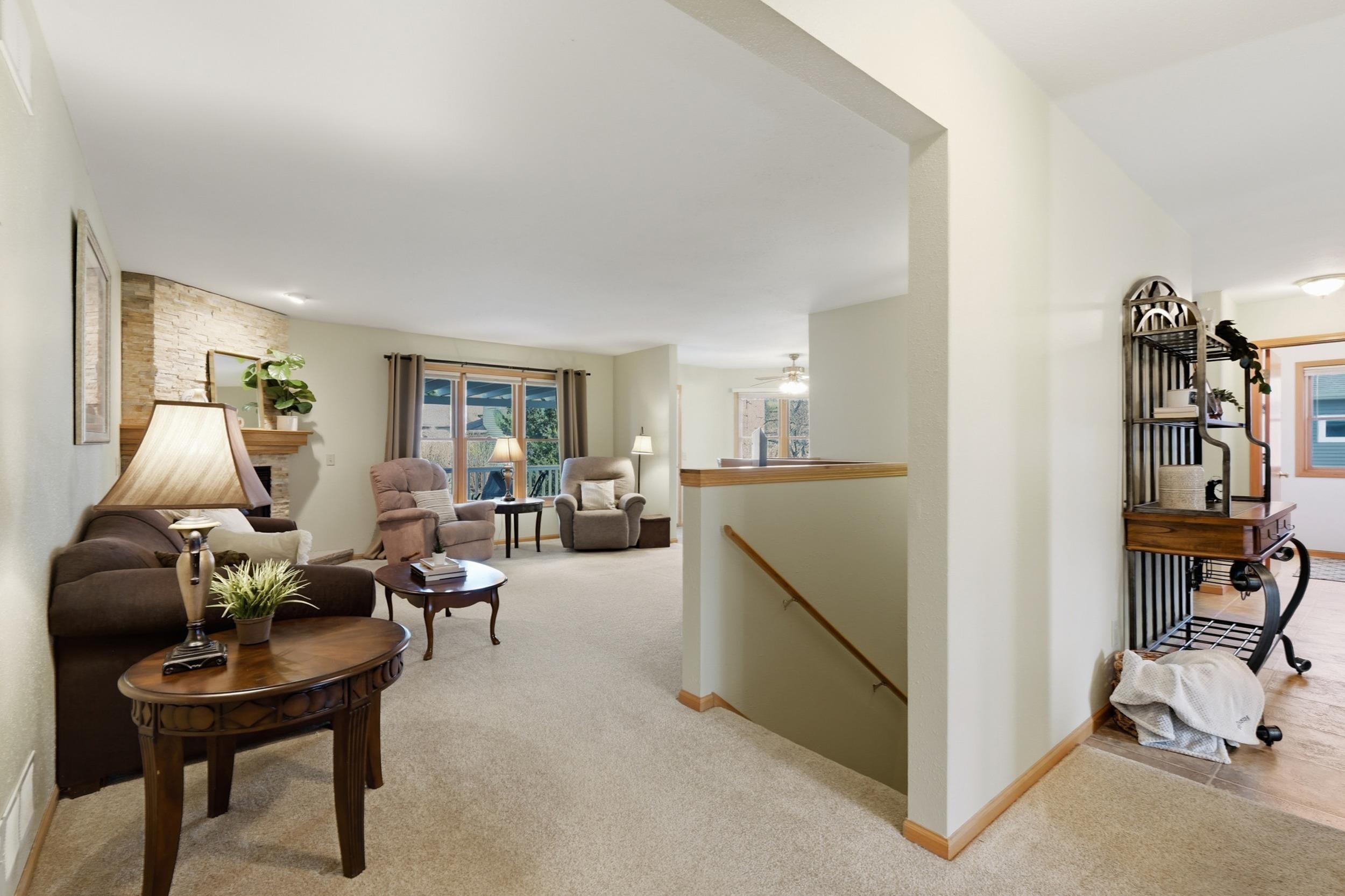1609 Oakridge Way