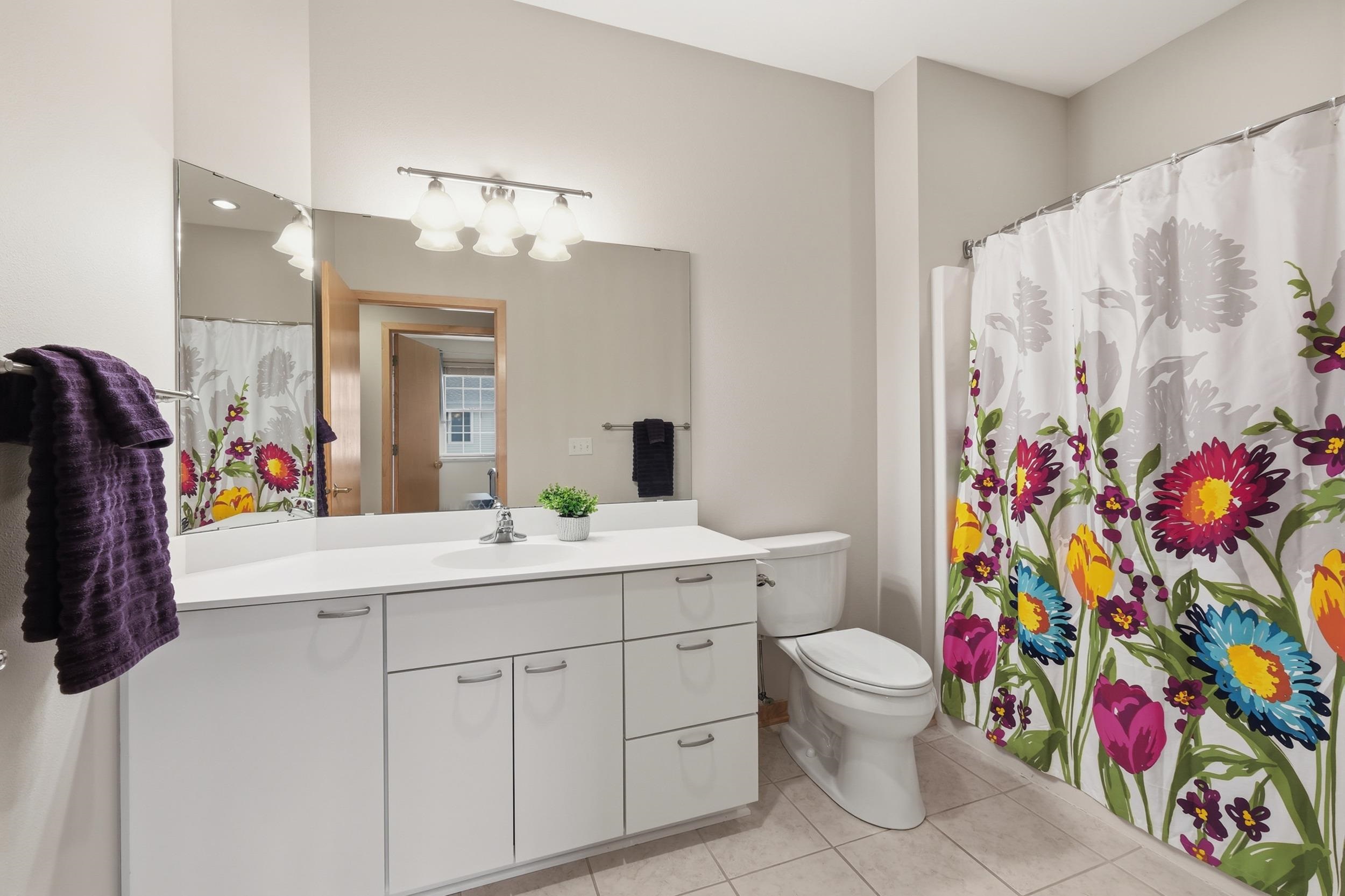 1101 Hamilton Street 204