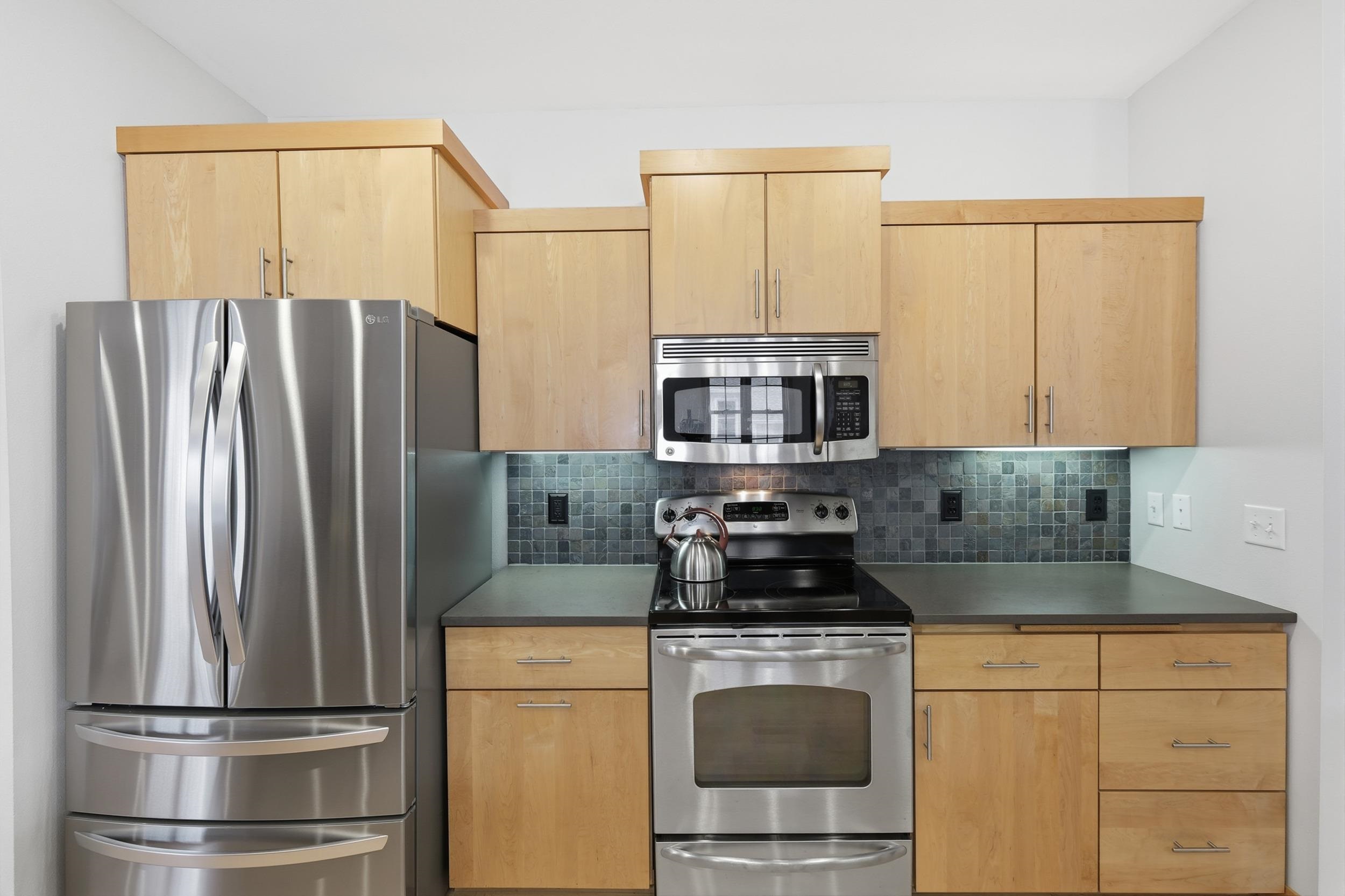 1101 Hamilton Street 204