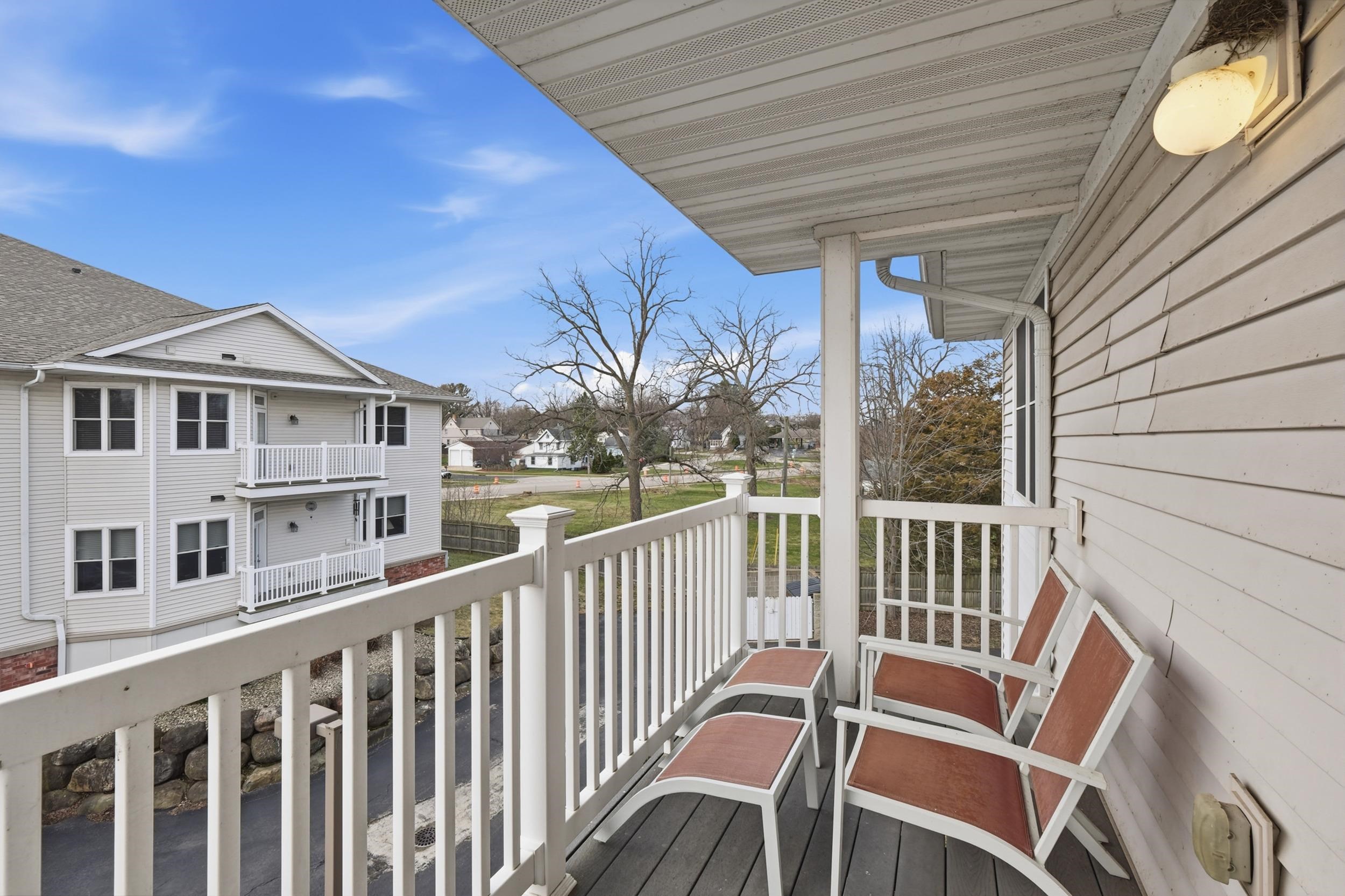 1101 Hamilton Street 204