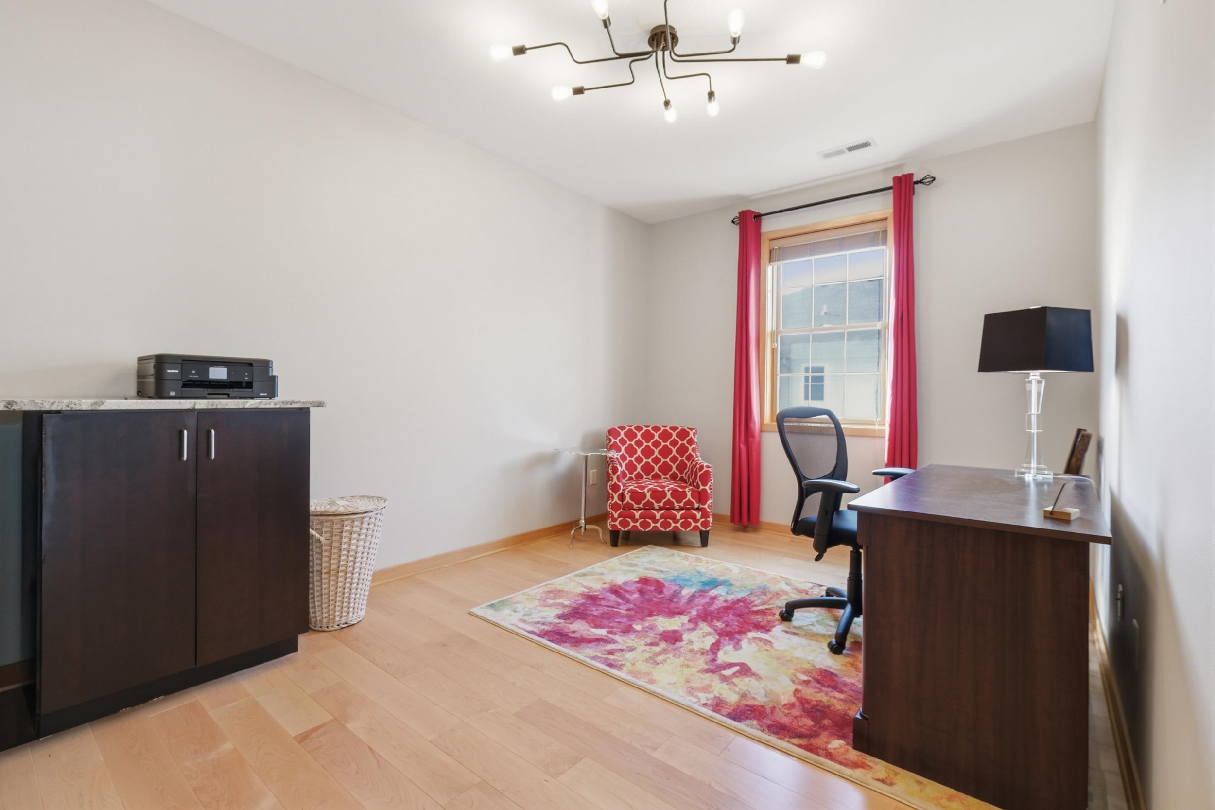 1101 Hamilton Street 204